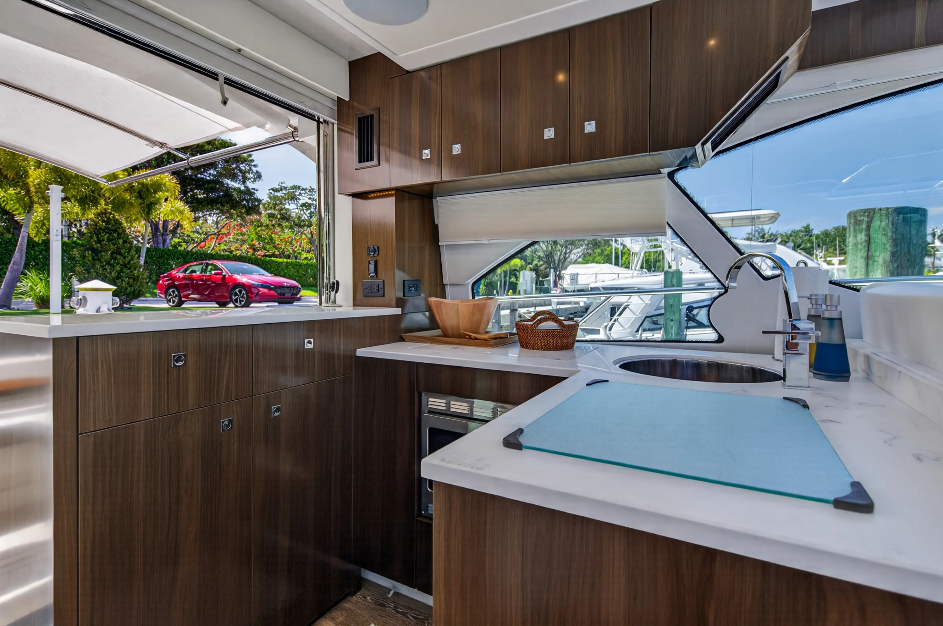 2023 Cruisers Yachts 50 CANTIUS Image Thumbnail #35