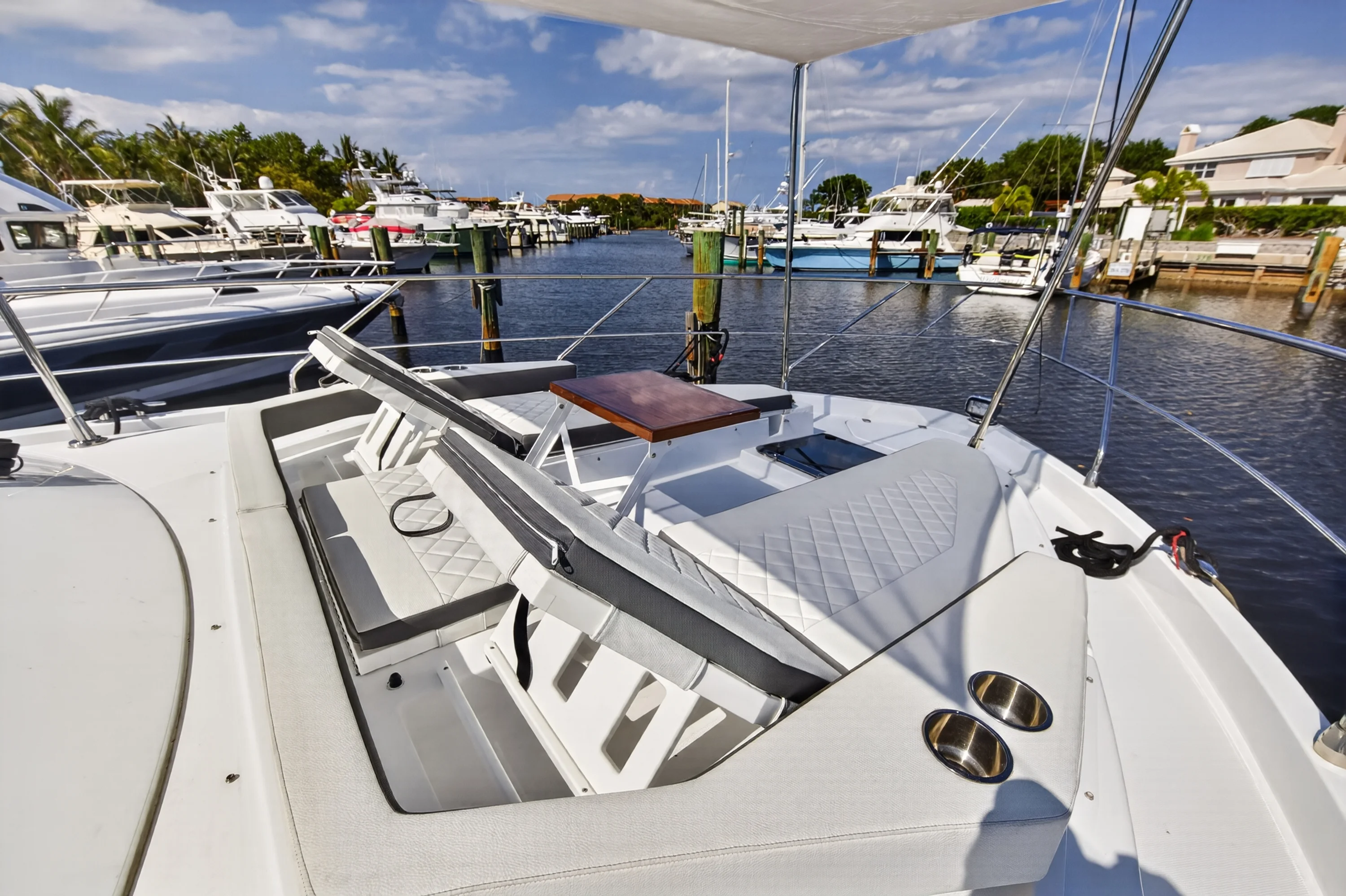 2023 Cruisers Yachts 50 CANTIUS Image Thumbnail #12