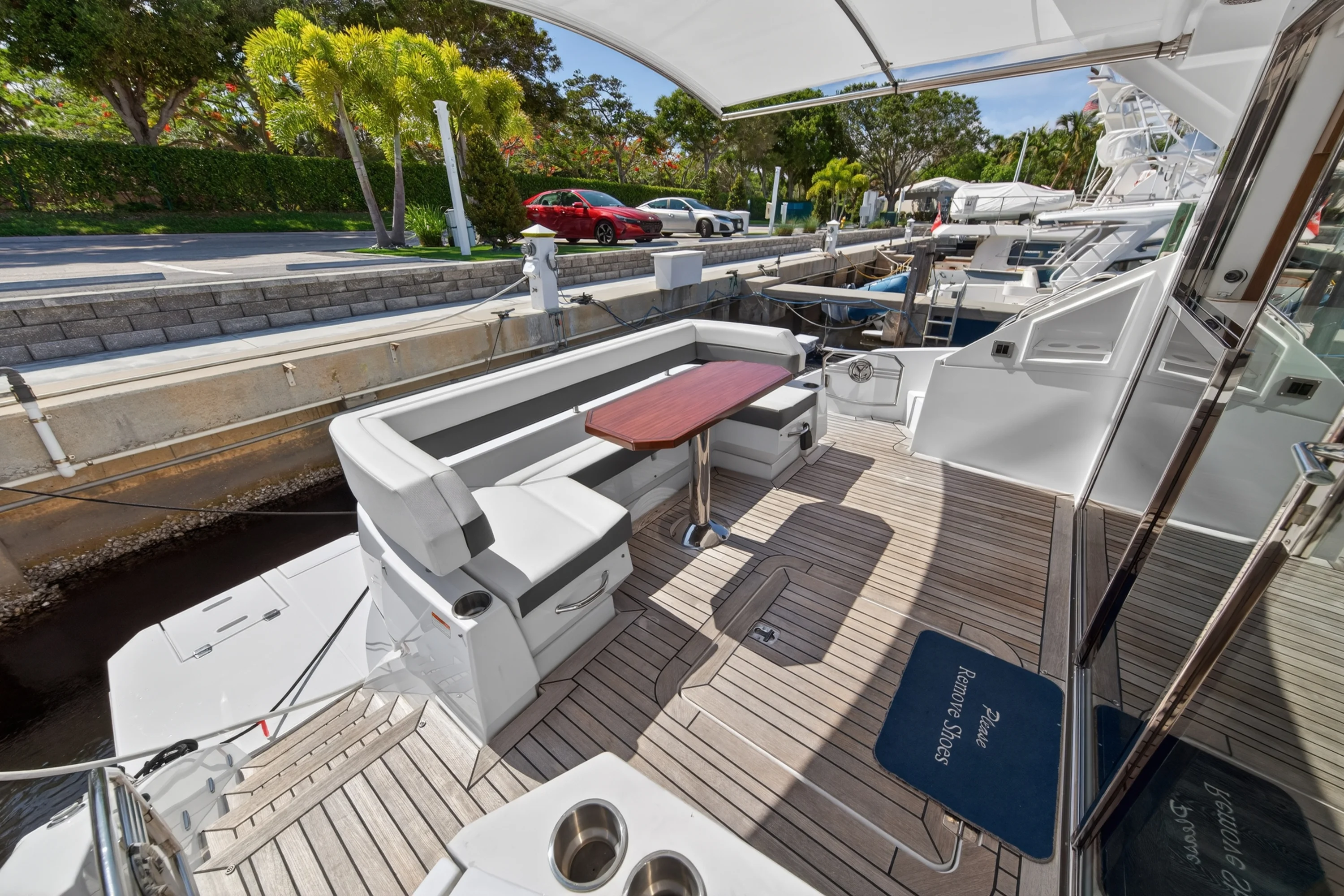 2023 Cruisers Yachts 50 CANTIUS Image Thumbnail #25