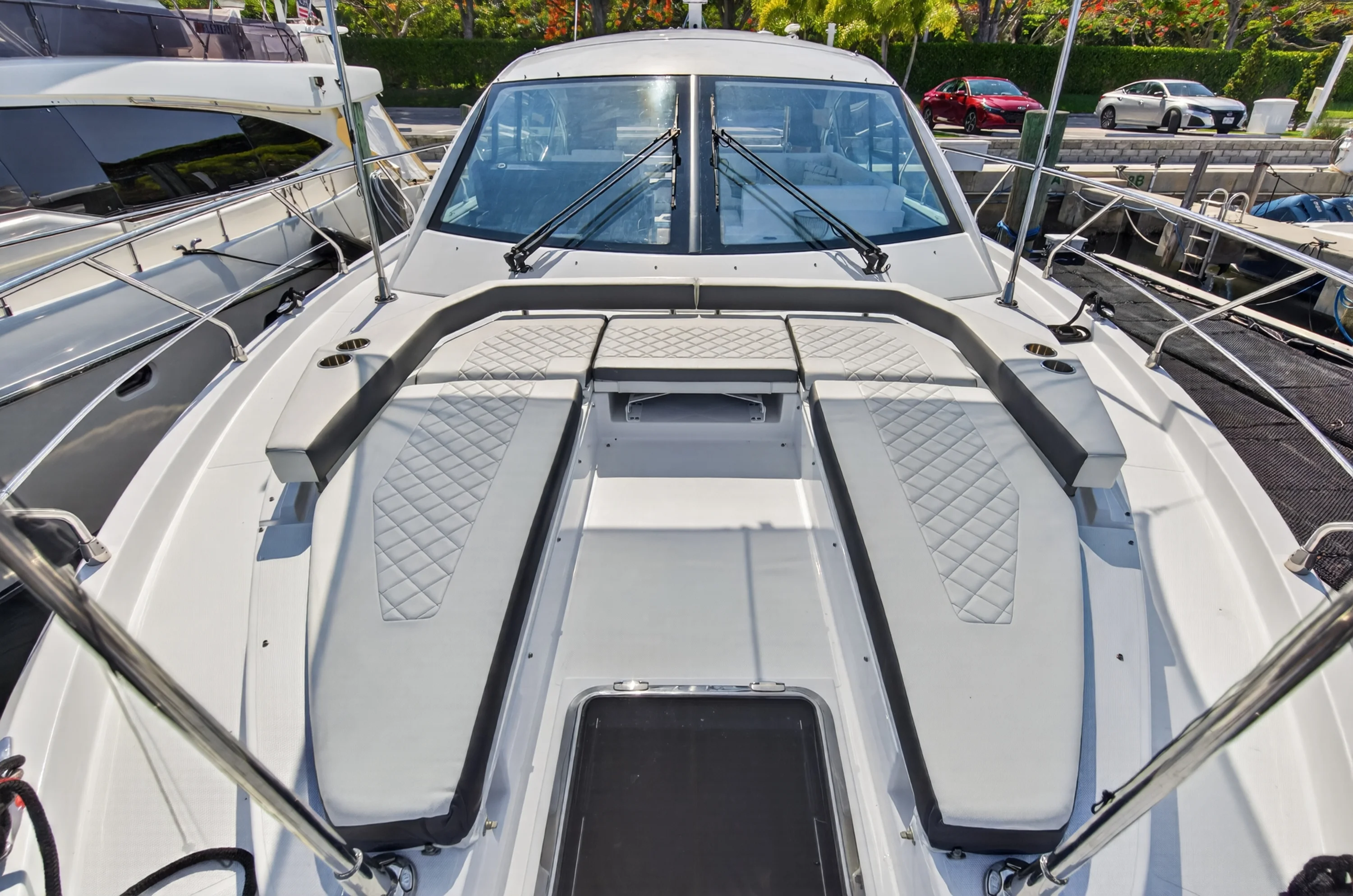 2023 Cruisers Yachts 50 CANTIUS Image Thumbnail #11