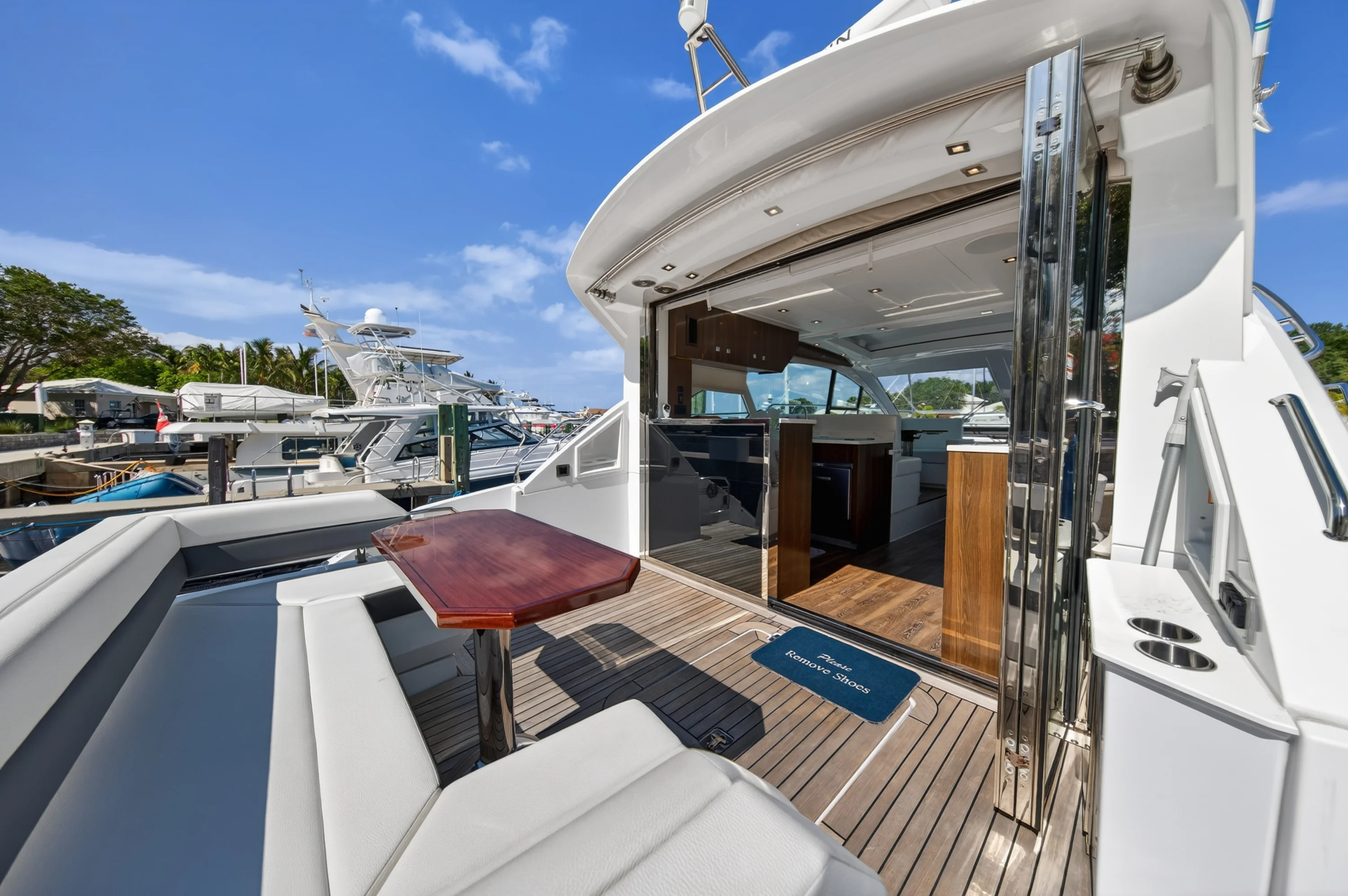 2023 Cruisers Yachts 50 CANTIUS Image Thumbnail #18