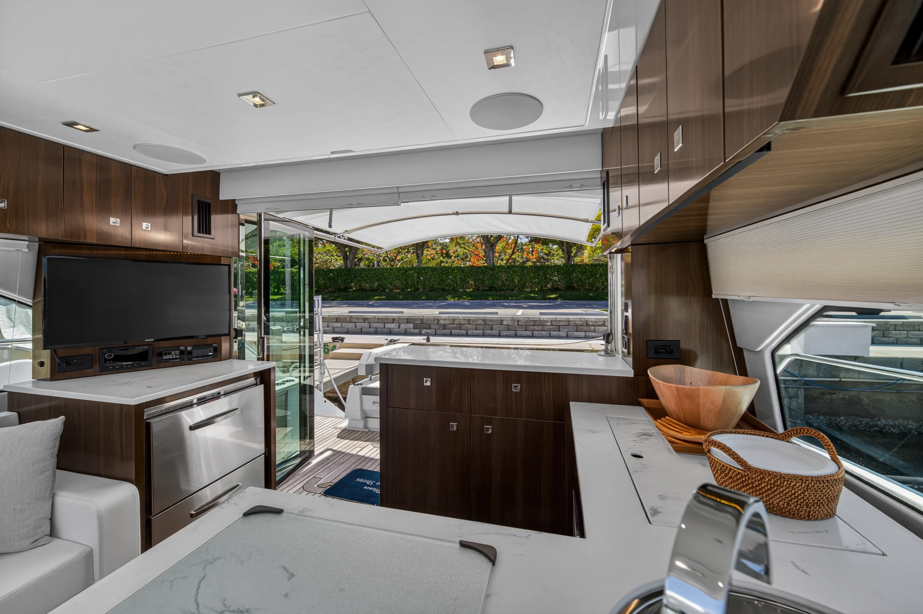 2023 Cruisers Yachts 50 CANTIUS Image Thumbnail #34