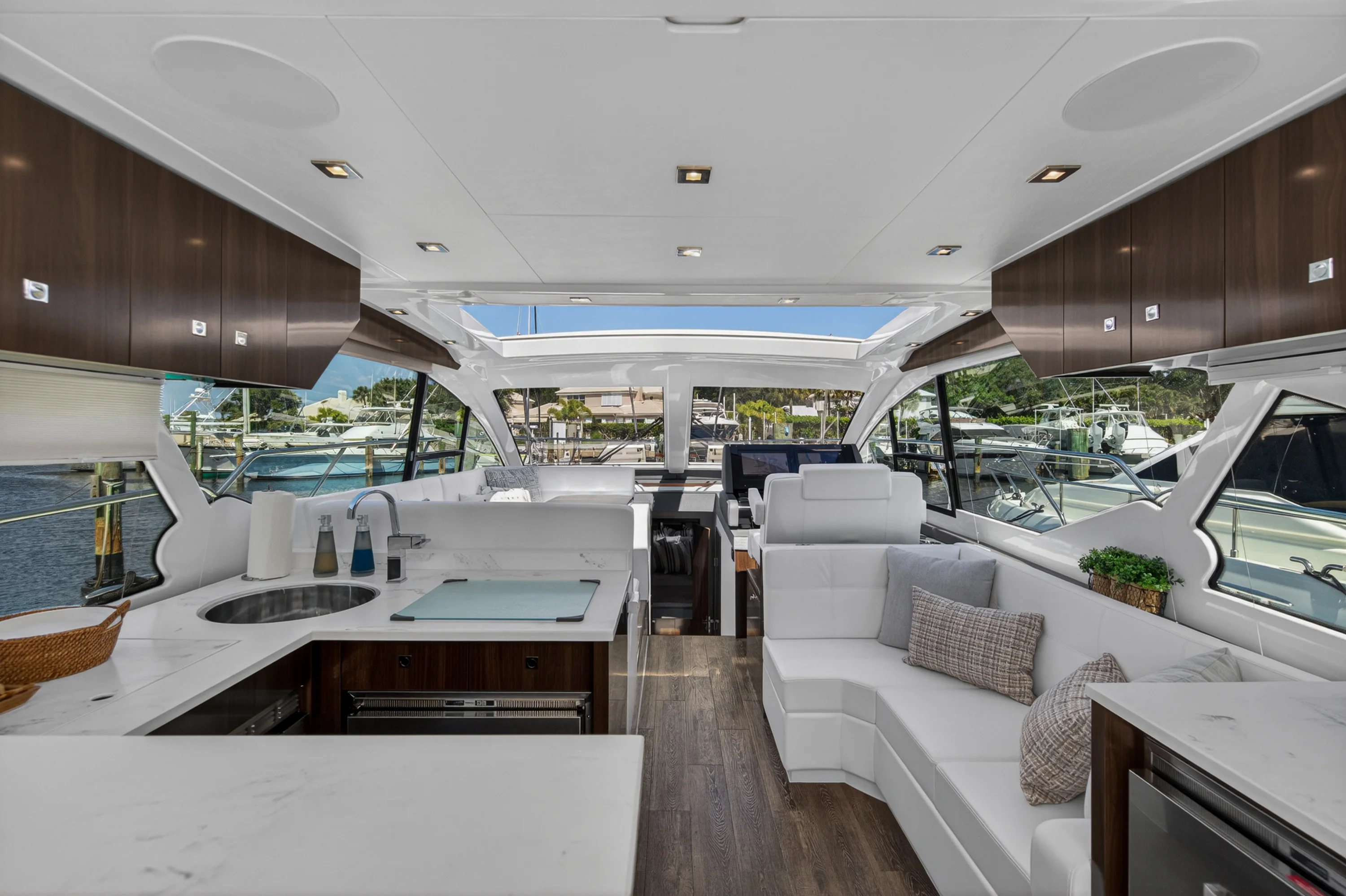 2023 Cruisers Yachts 50 CANTIUS Image Thumbnail #43