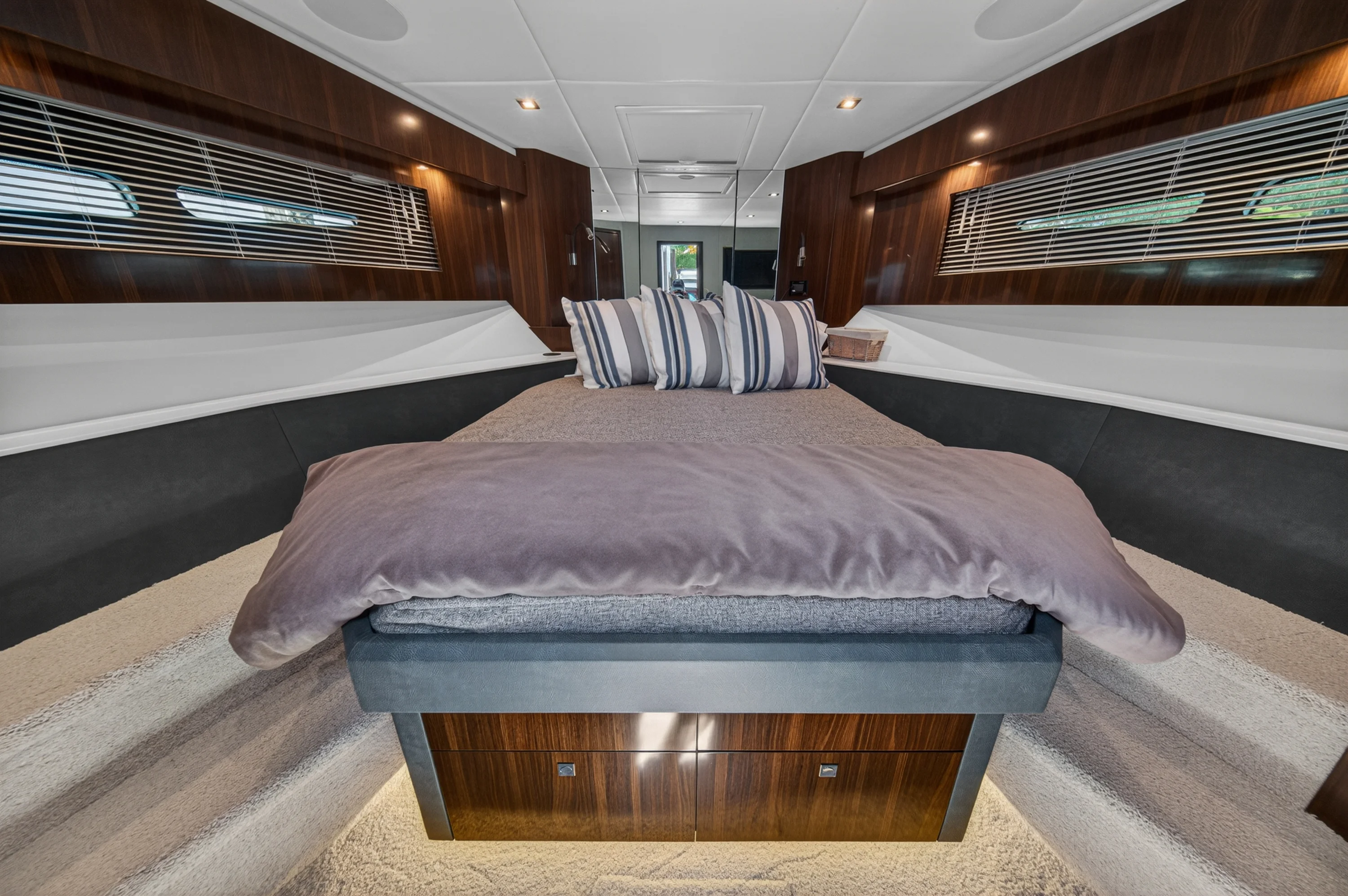 2023 Cruisers Yachts 50 CANTIUS Image Thumbnail #60