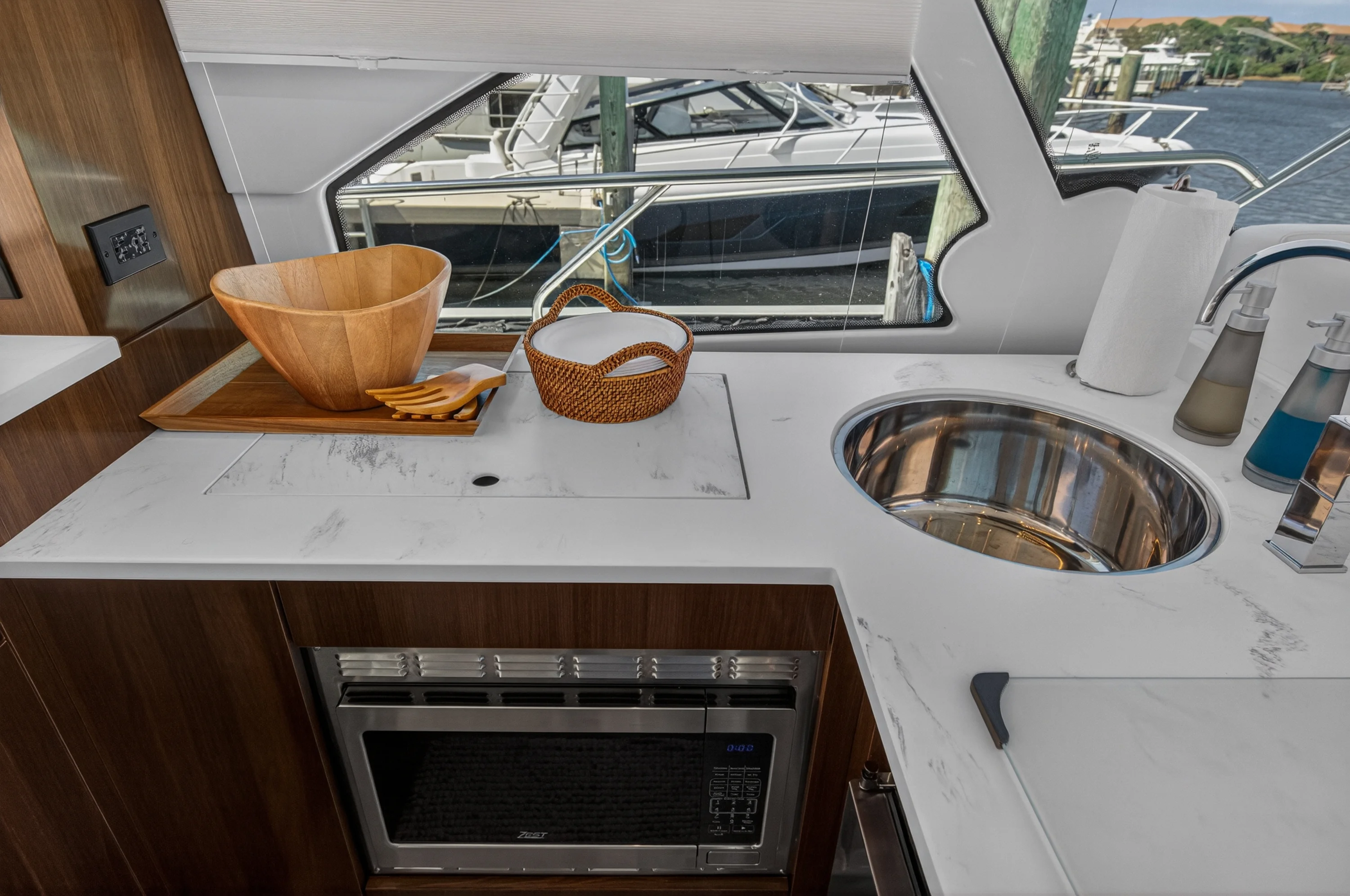 2023 Cruisers Yachts 50 CANTIUS Image Thumbnail #39