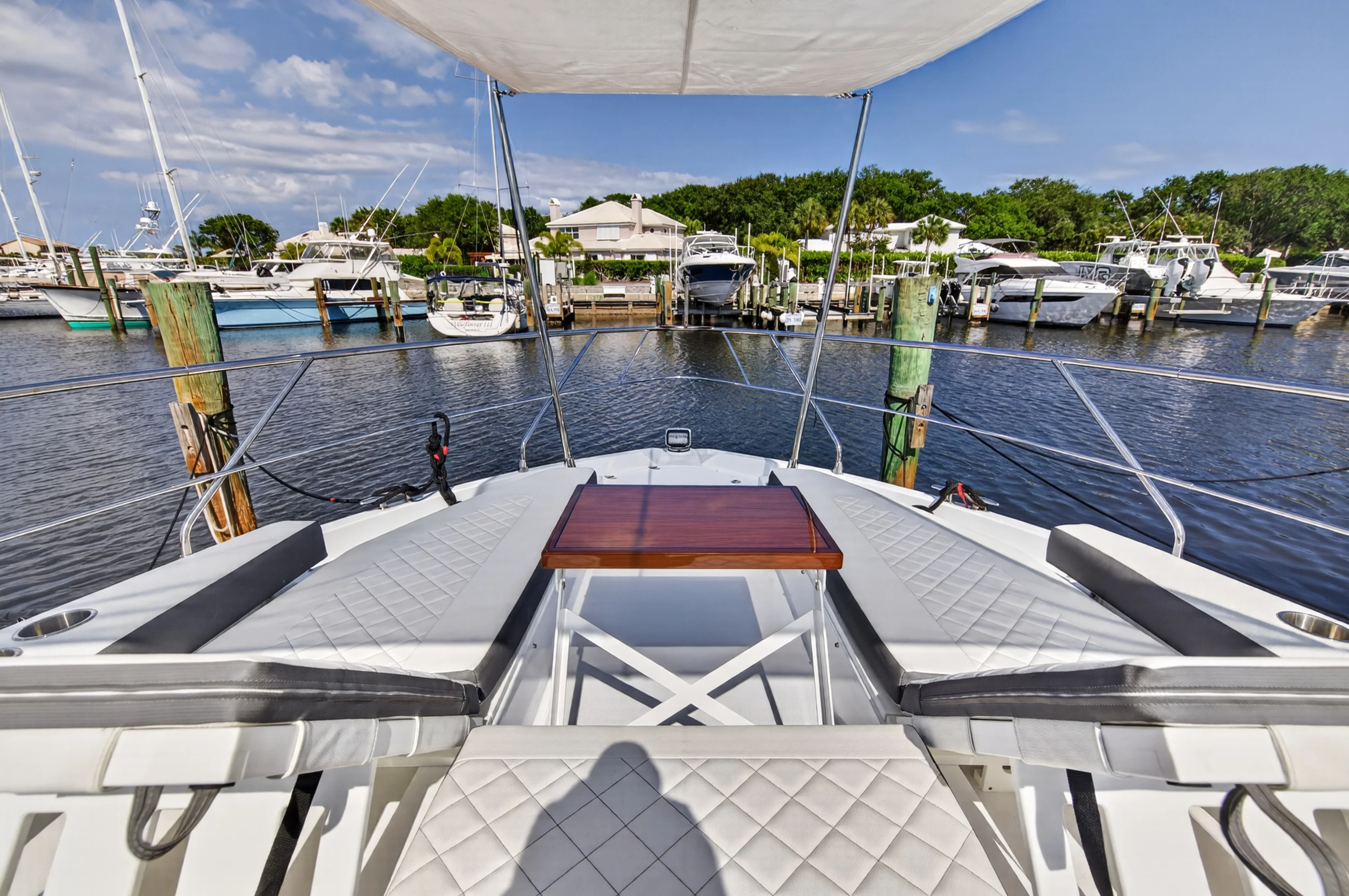 2023 Cruisers Yachts 50 CANTIUS Image Thumbnail #9