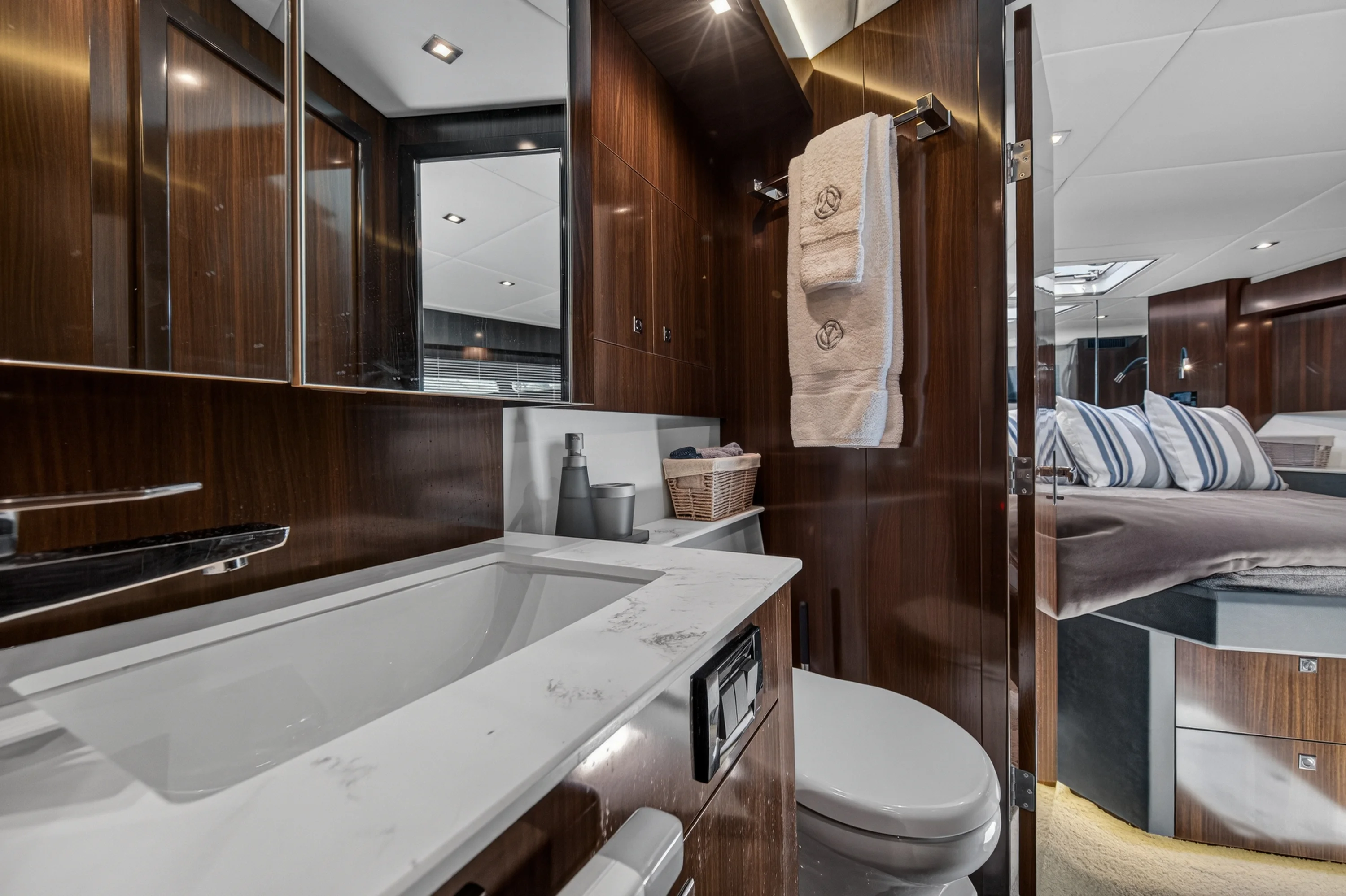 2023 Cruisers Yachts 50 CANTIUS Image Thumbnail #72