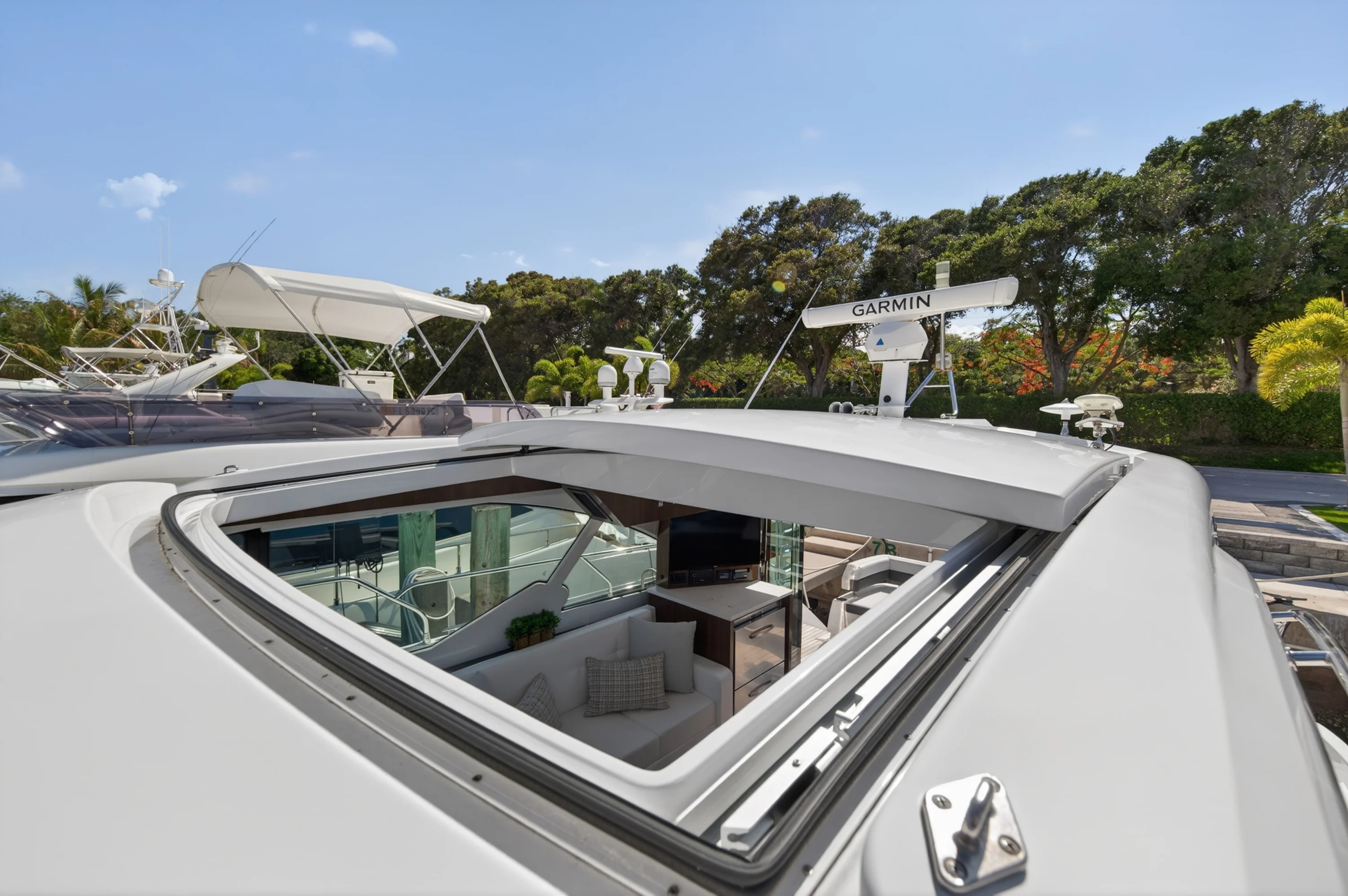2023 Cruisers Yachts 50 CANTIUS Image Thumbnail #15