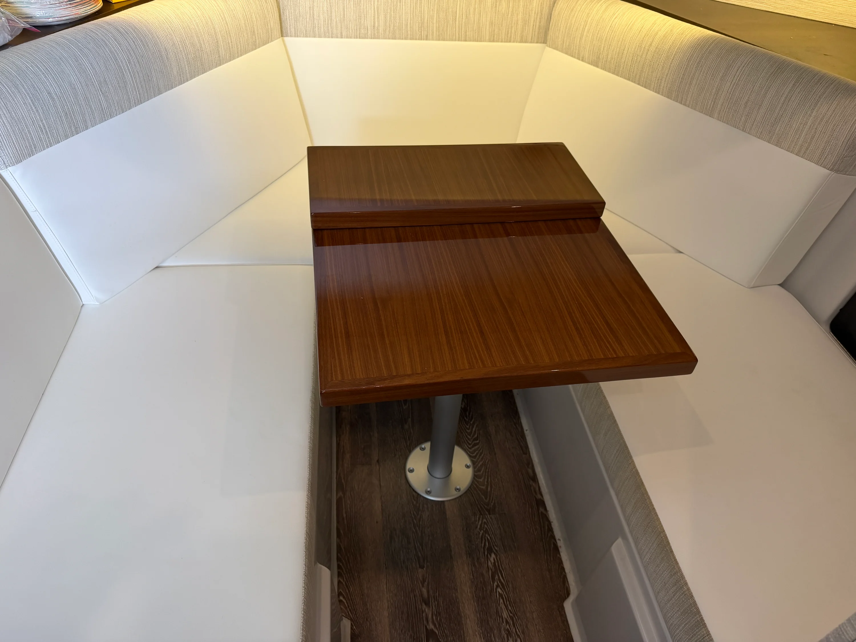 2023 Cruisers Yachts 38 GLS Image Thumbnail #21