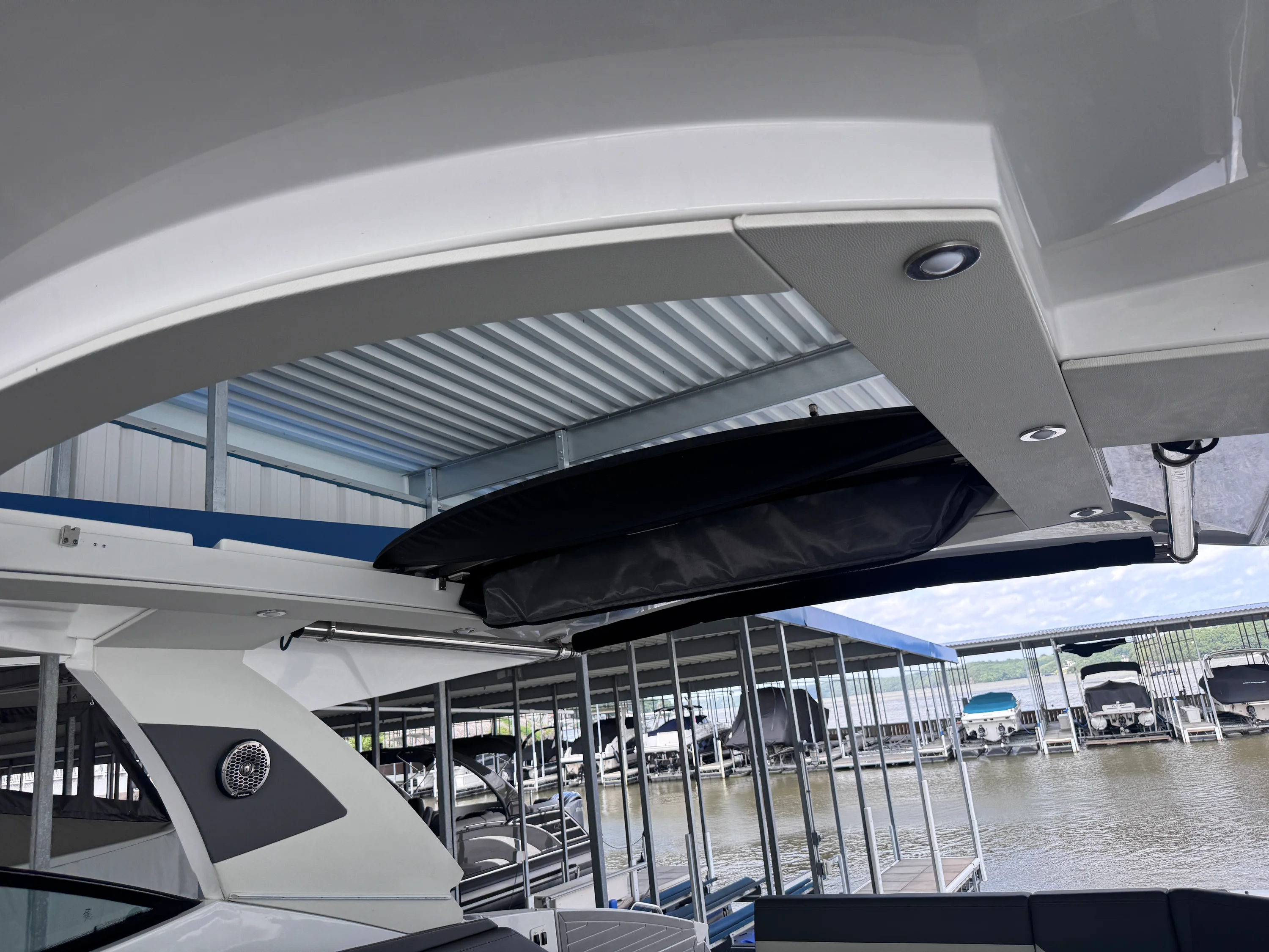 2023 Cruisers Yachts 38 GLS Image Thumbnail #19