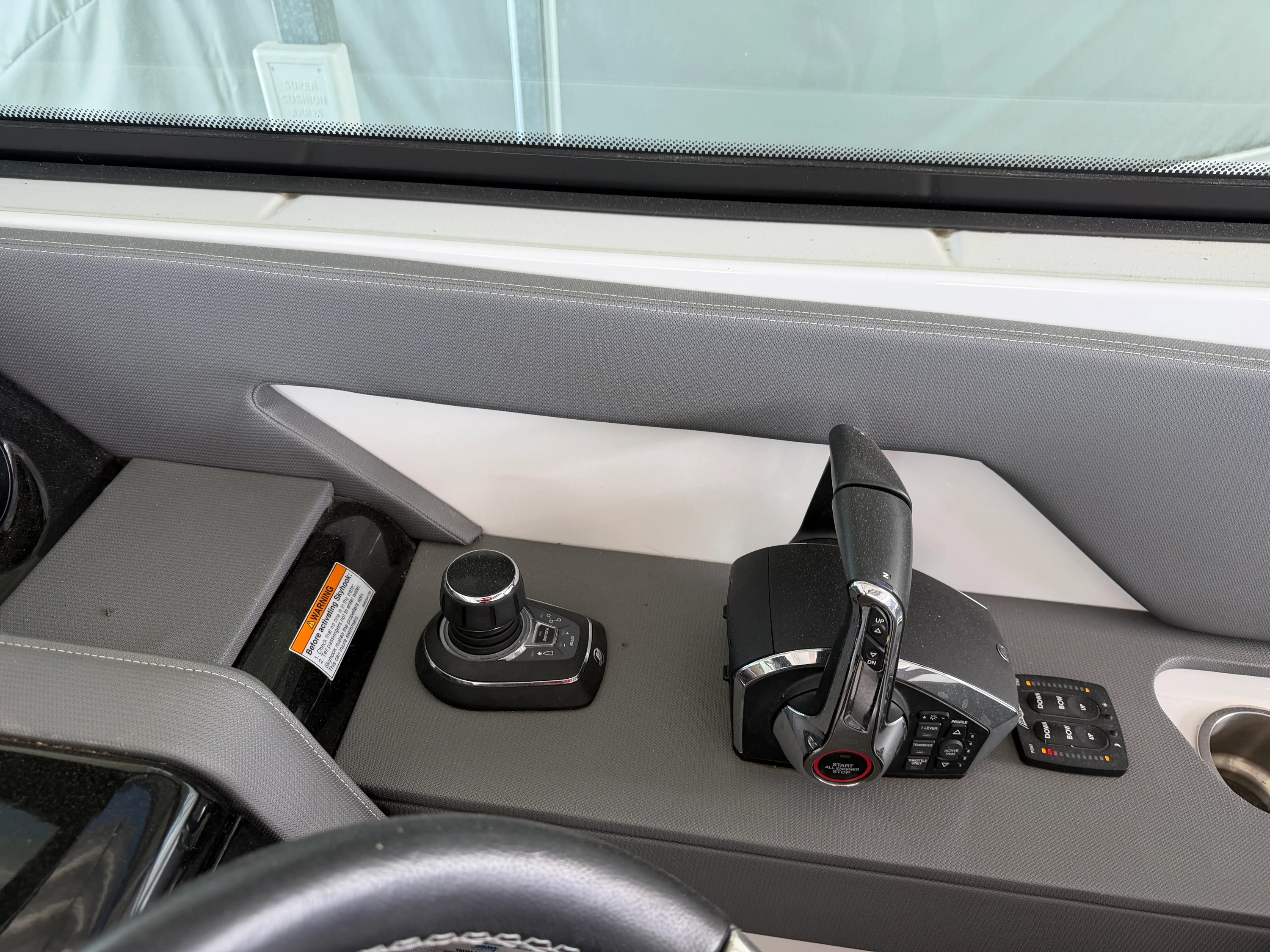 2023 Cruisers Yachts 38 GLS Image Thumbnail #15
