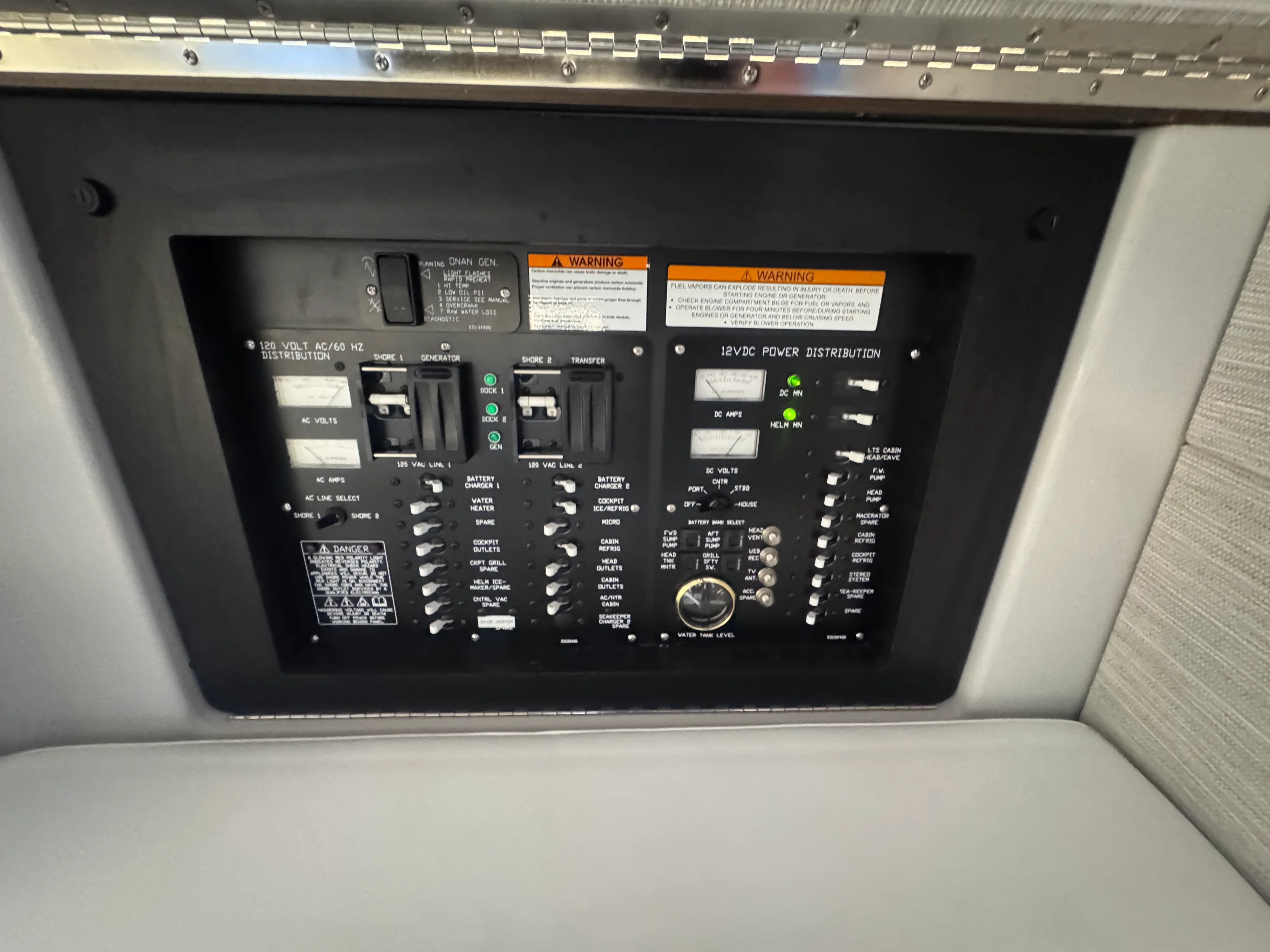 2023 Cruisers Yachts 38 GLS Image Thumbnail #31