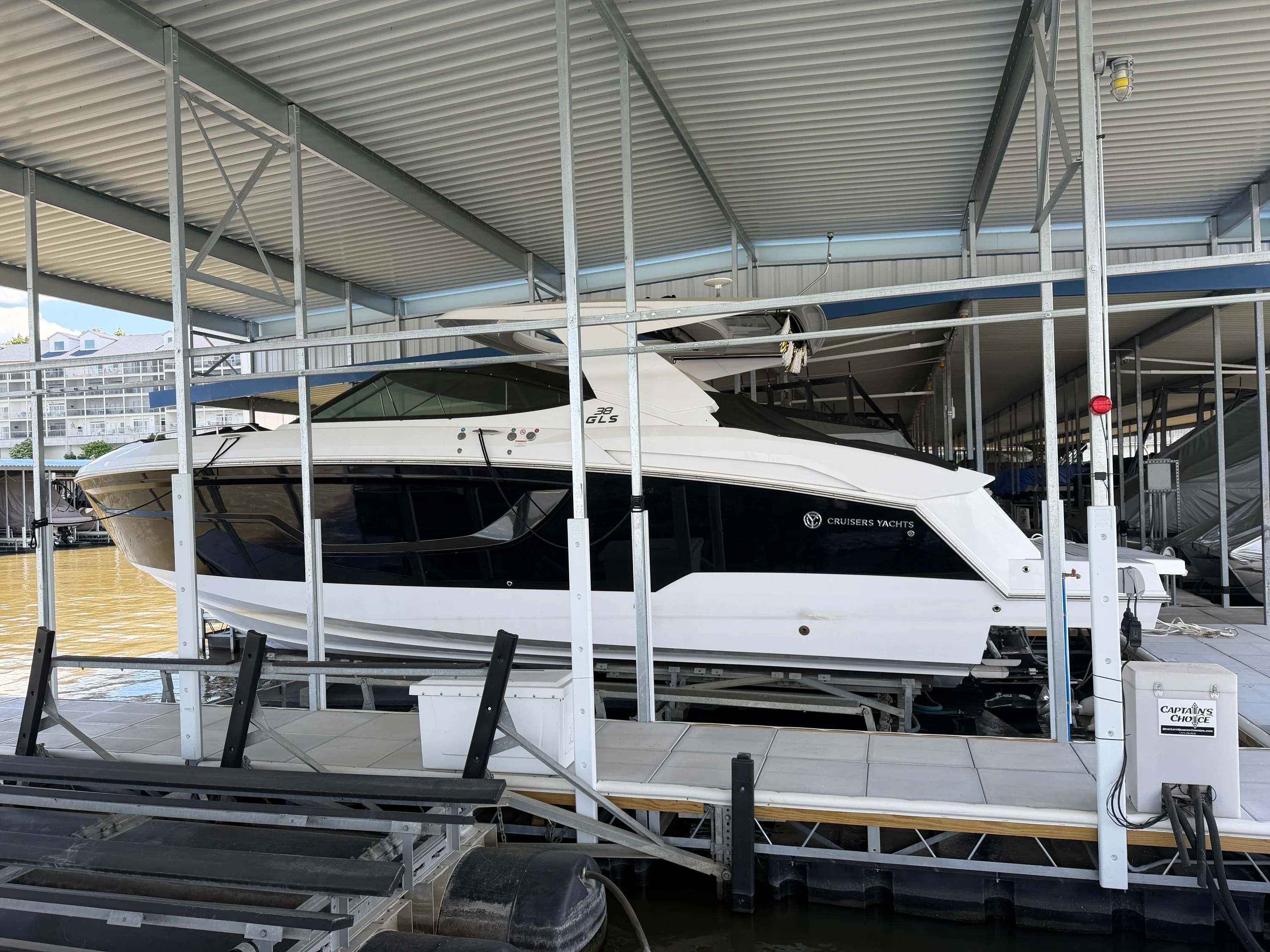 2023 Cruisers Yachts 38 GLS Image Thumbnail #0