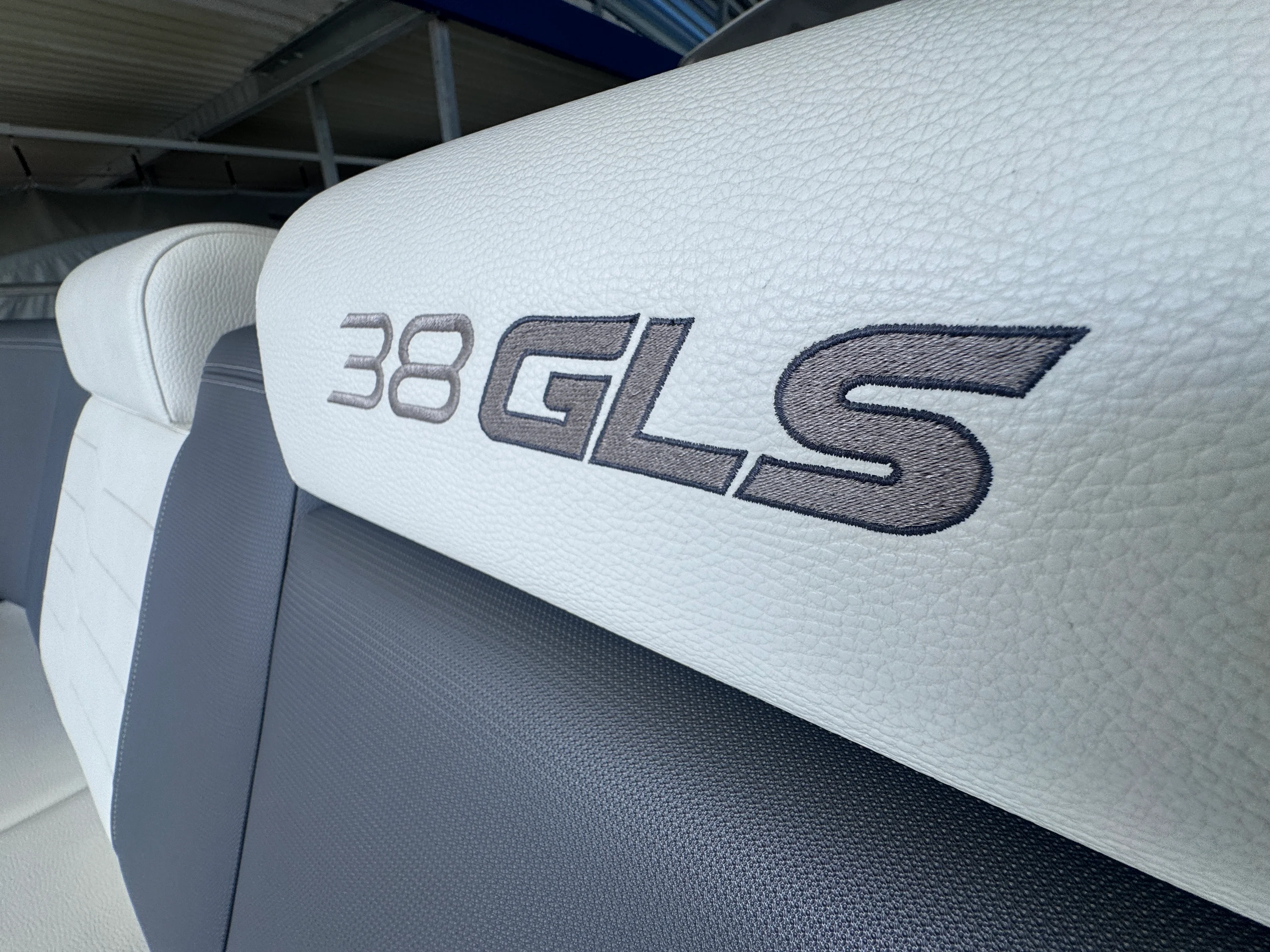 2023 Cruisers Yachts 38 GLS Image Thumbnail #23