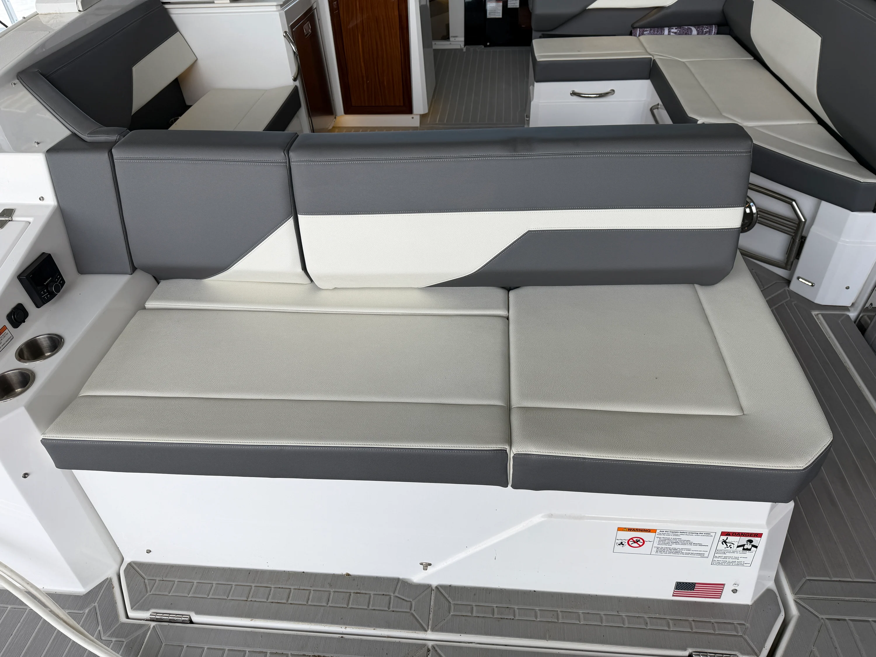2023 Cruisers Yachts 38 GLS Image Thumbnail #5
