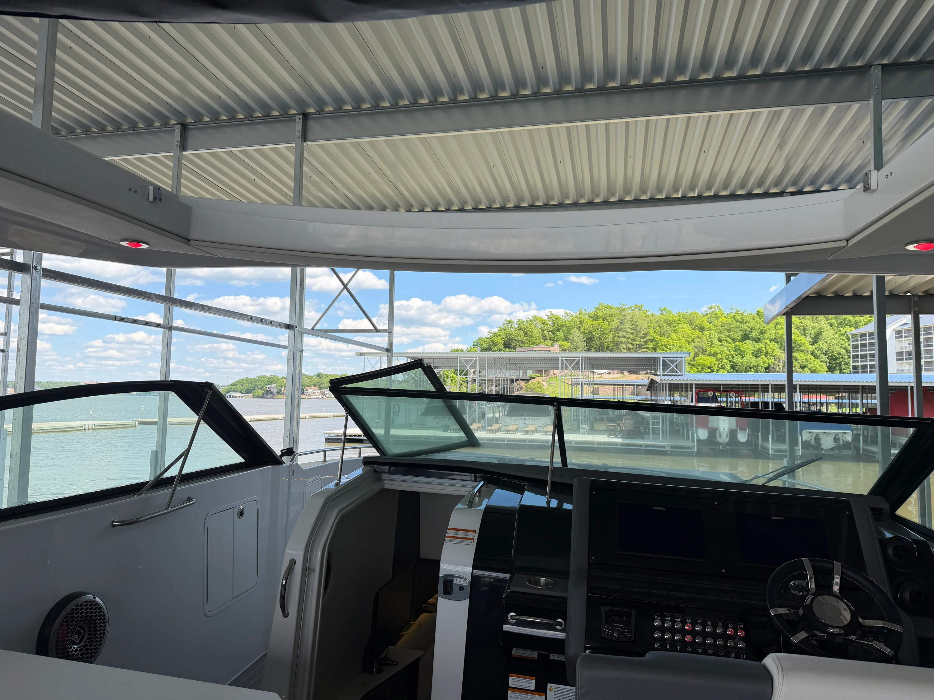 2023 Cruisers Yachts 38 GLS Image Thumbnail #9