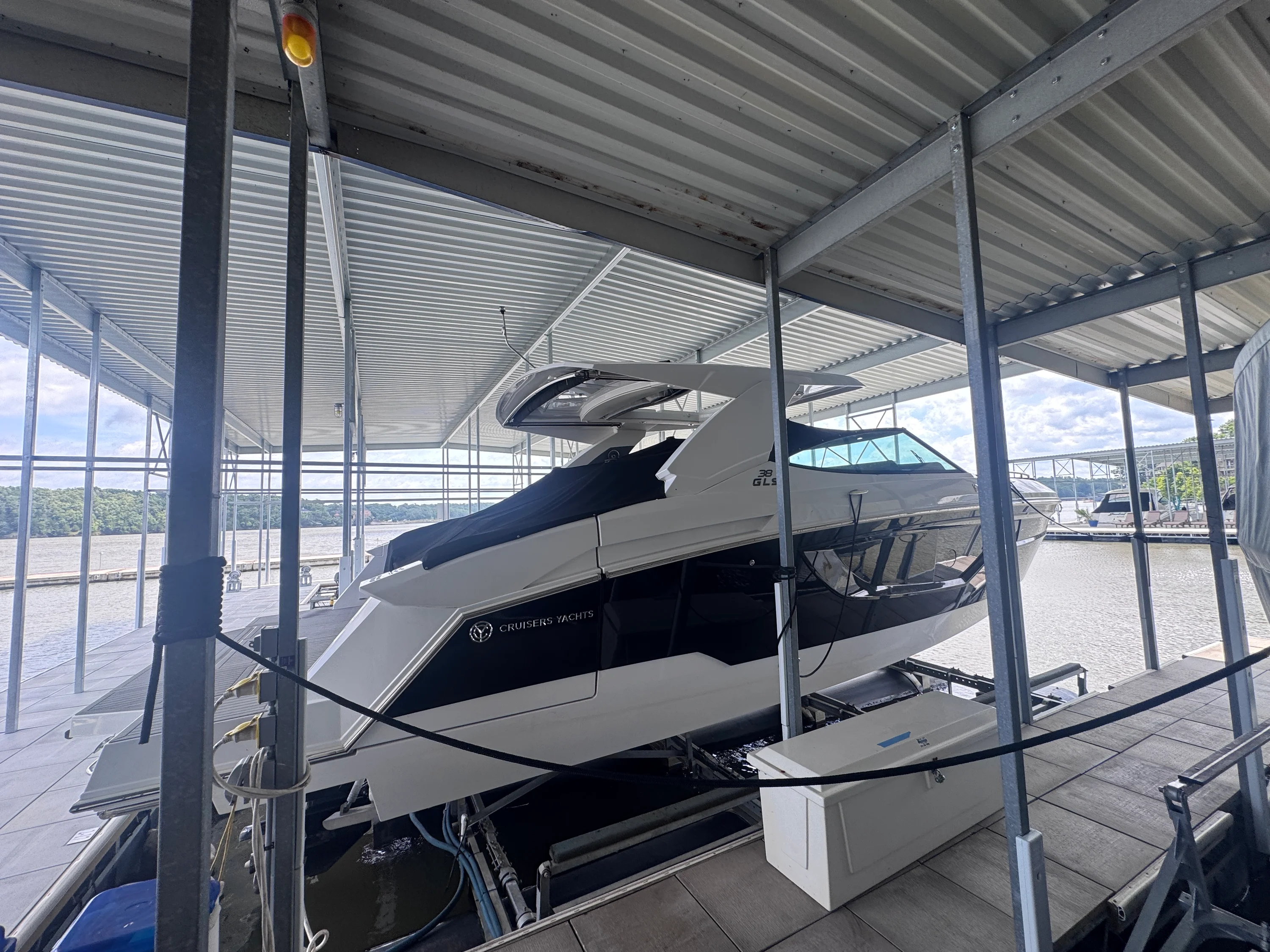 2023 Cruisers Yachts 38 GLS Image Thumbnail #0