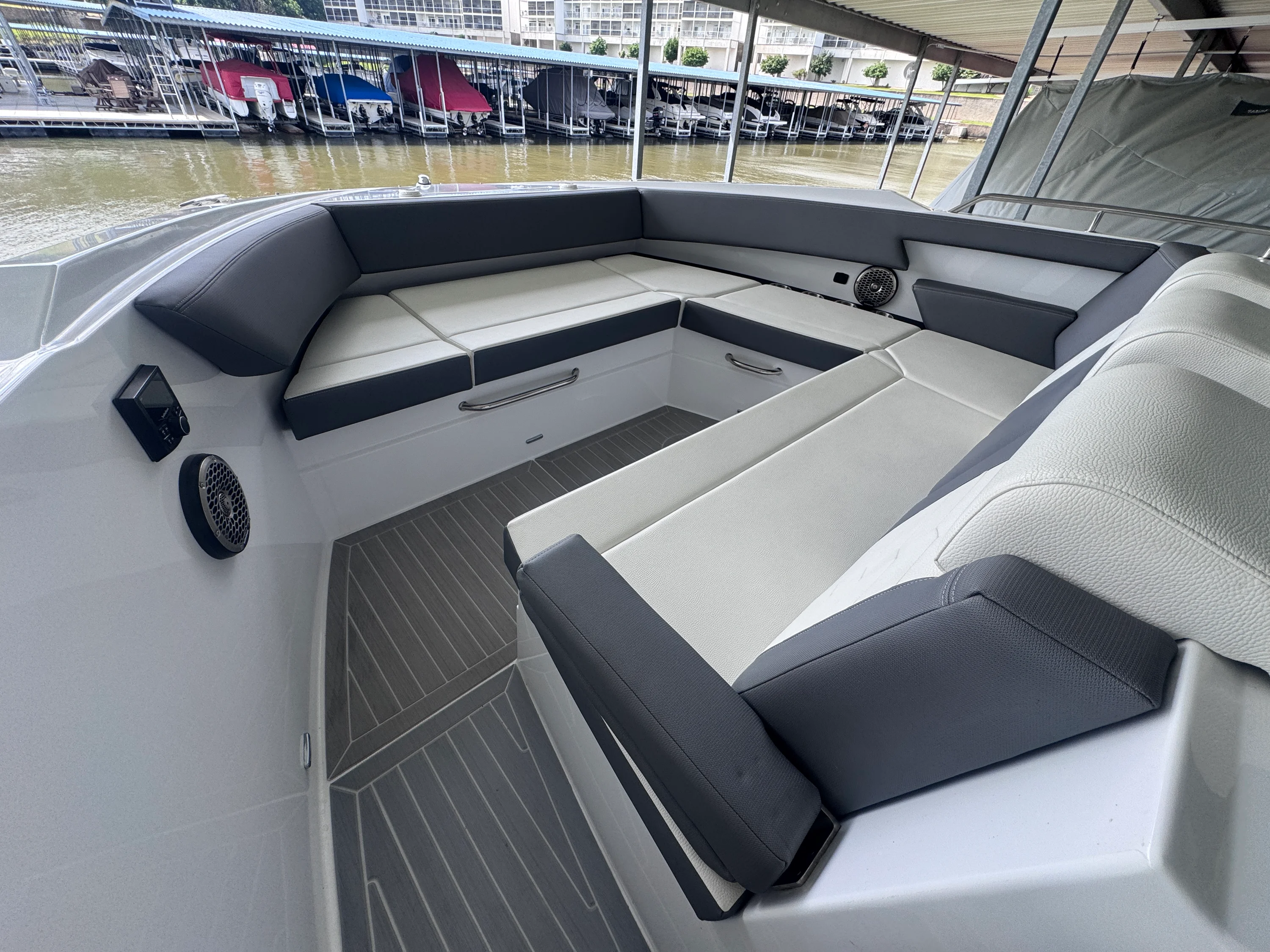 2023 Cruisers Yachts 38 GLS Image Thumbnail #21