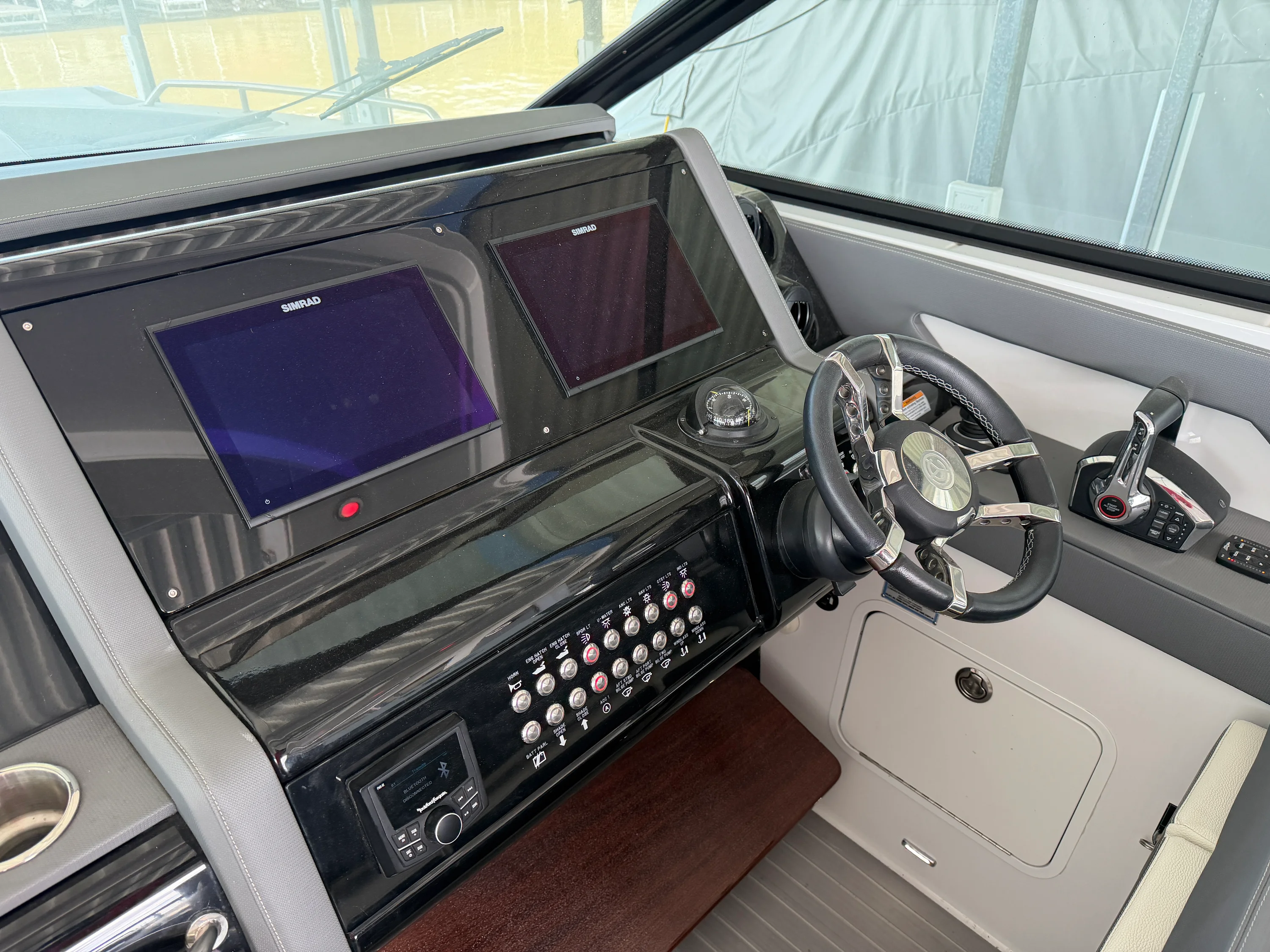 2023 Cruisers Yachts 38 GLS Image Thumbnail #3