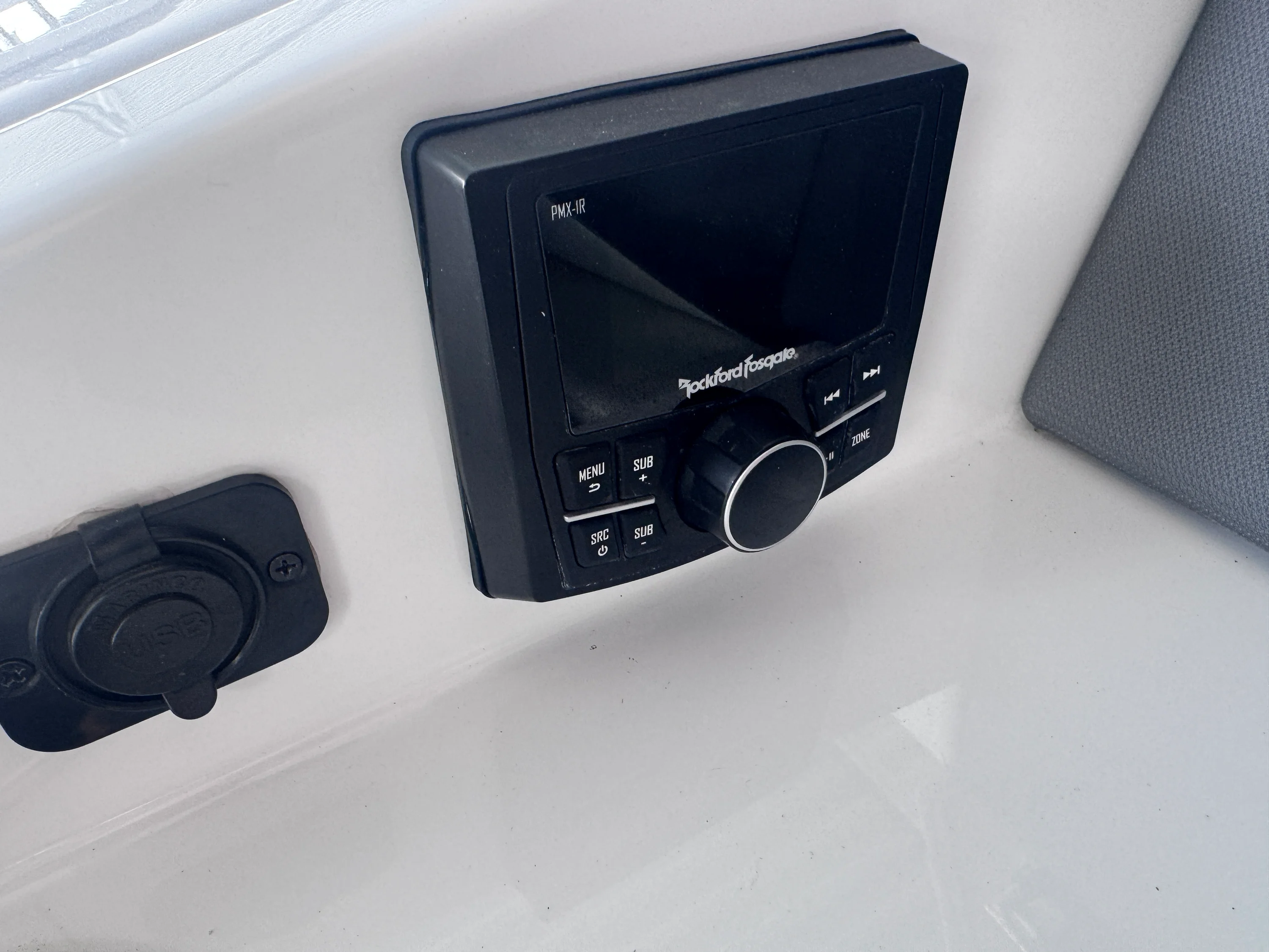 2023 Cruisers Yachts 38 GLS Image Thumbnail #24