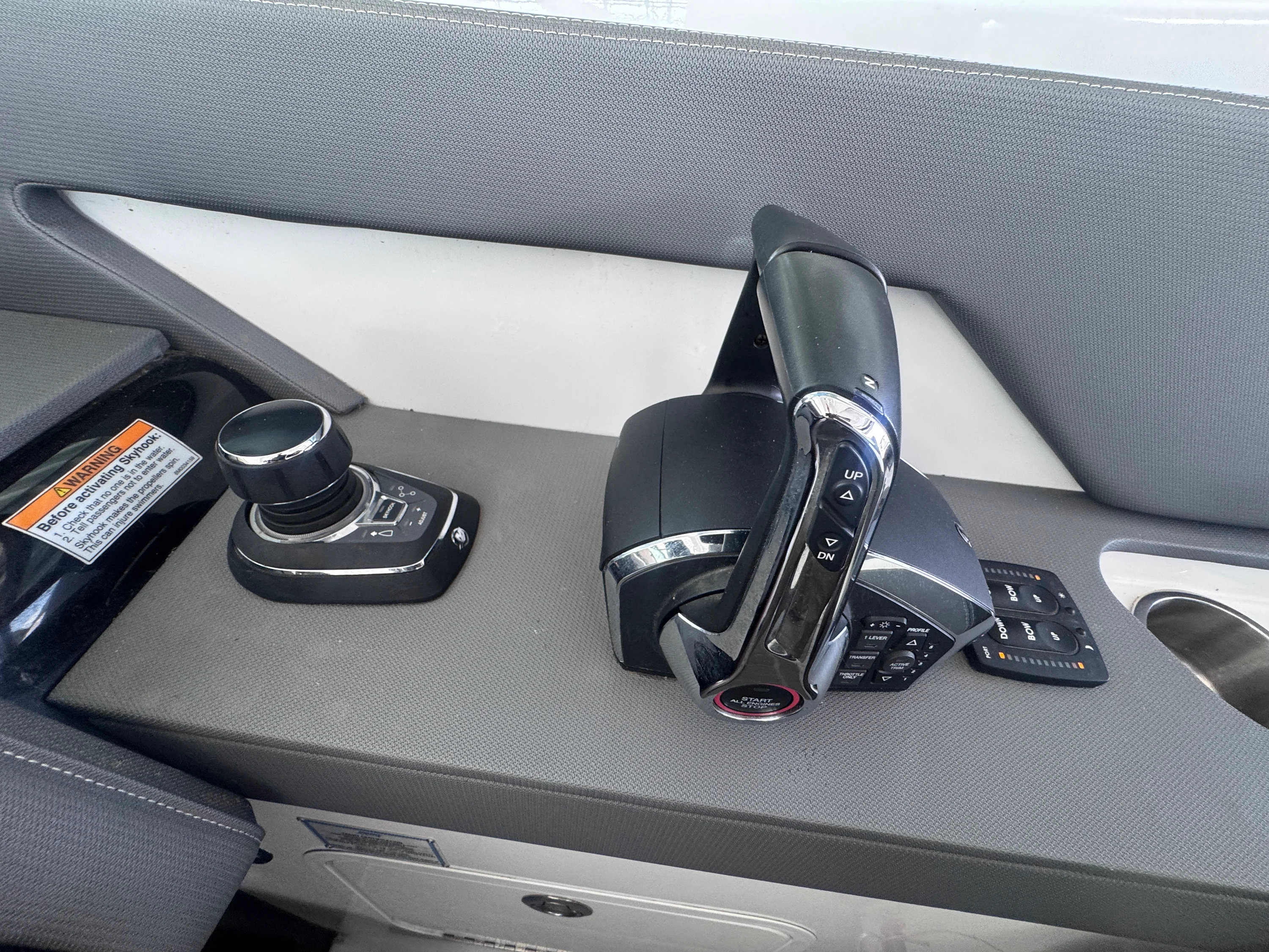 2023 Cruisers Yachts 38 GLS Image Thumbnail #13
