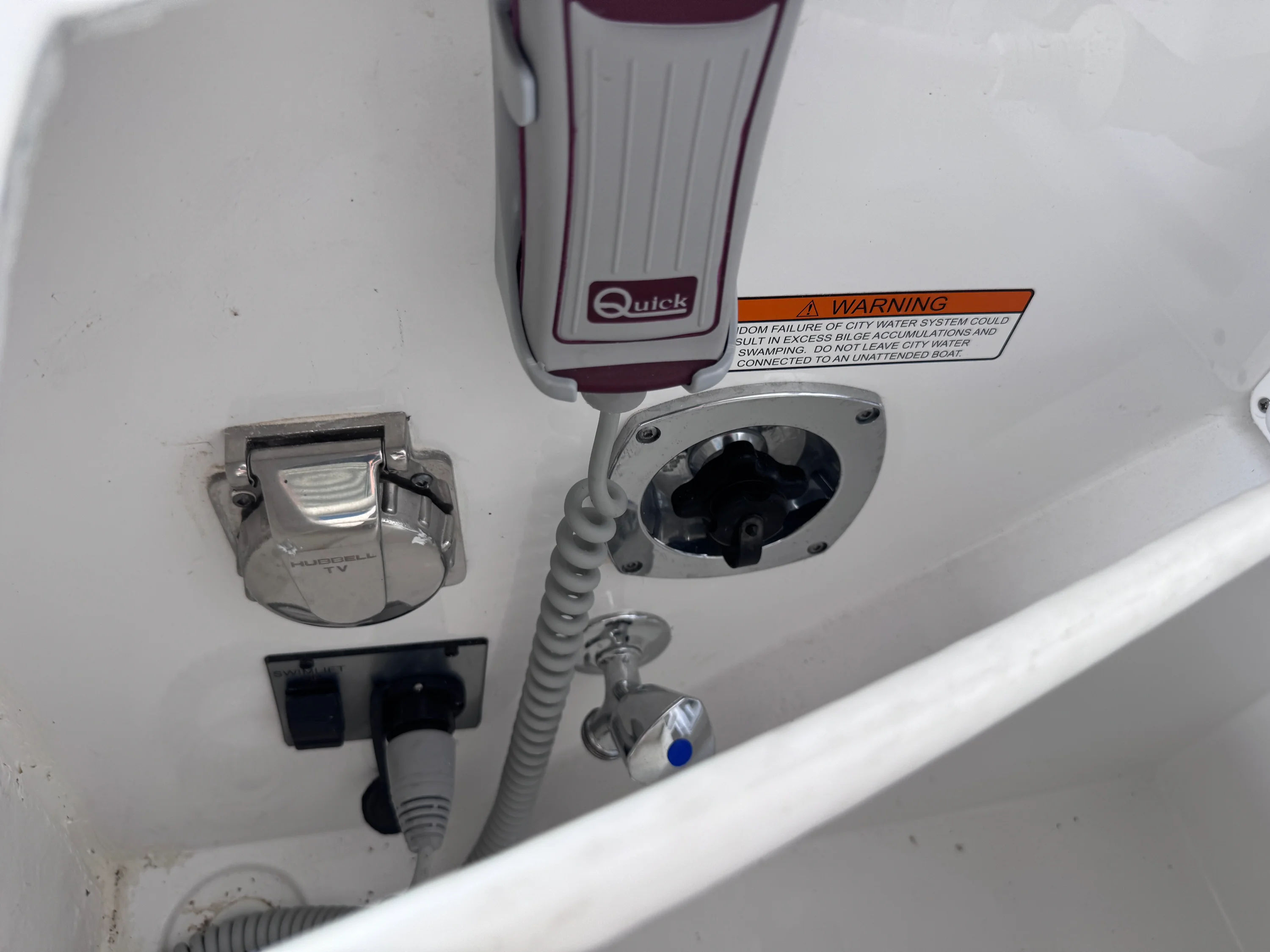 2023 Cruisers Yachts 38 GLS Image Thumbnail #33