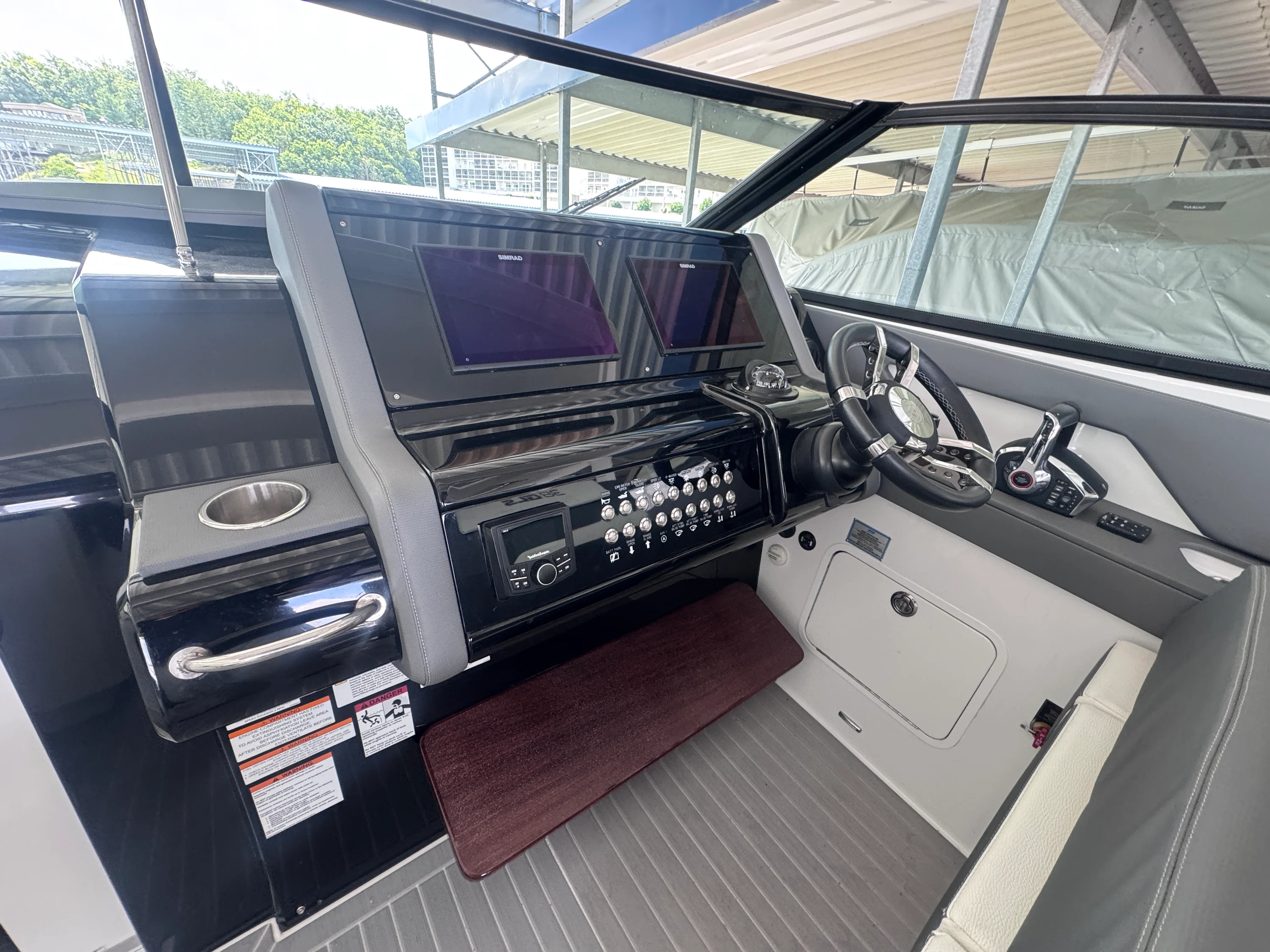 2023 Cruisers Yachts 38 GLS Image Thumbnail #12