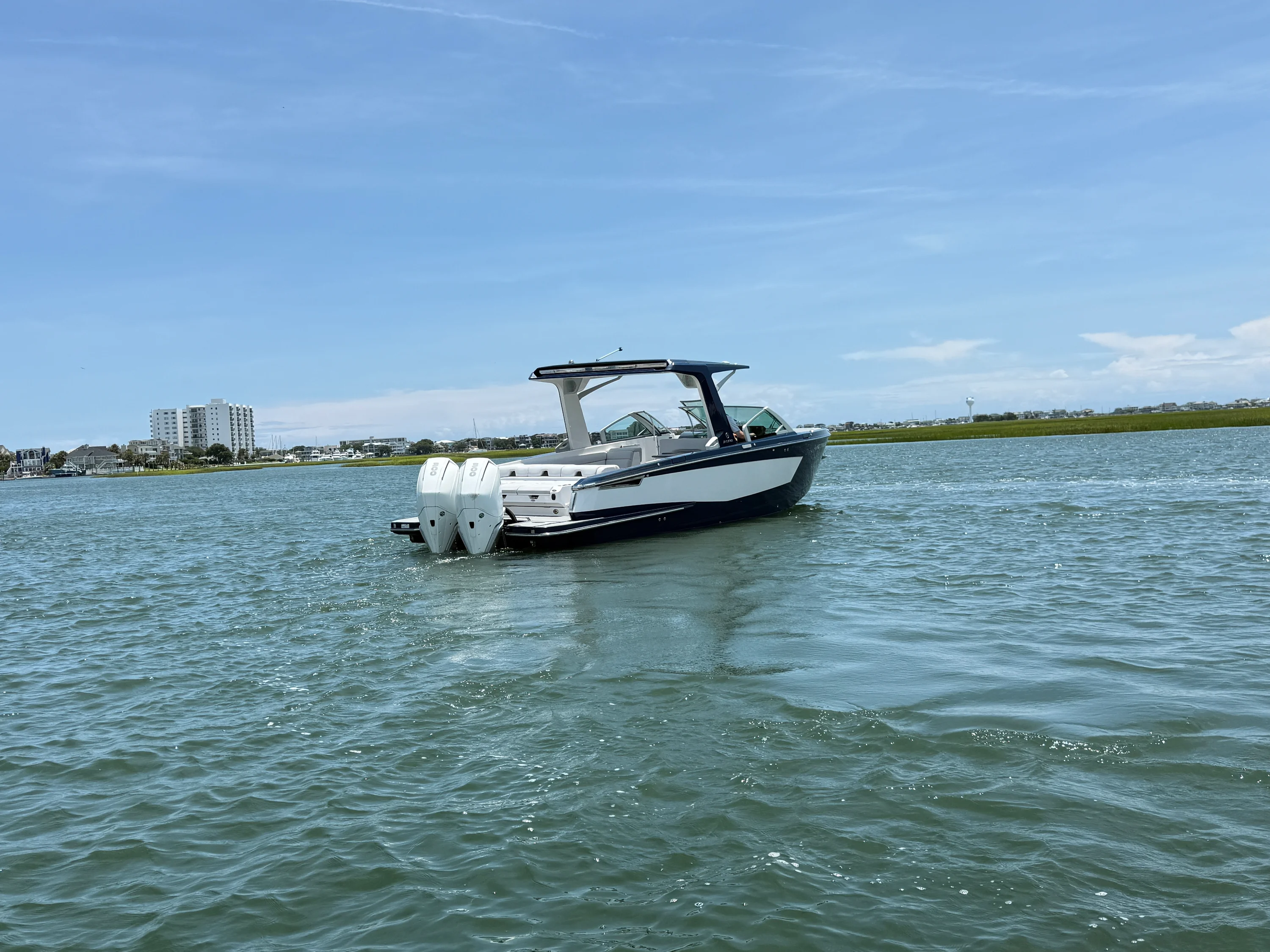 2021 Aviara AV32 Outboard Image Thumbnail #2