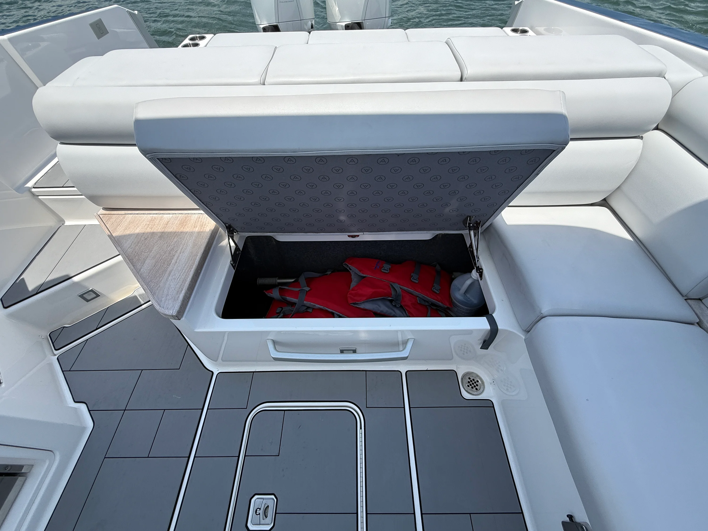 2021 Aviara AV32 Outboard Image Thumbnail #15