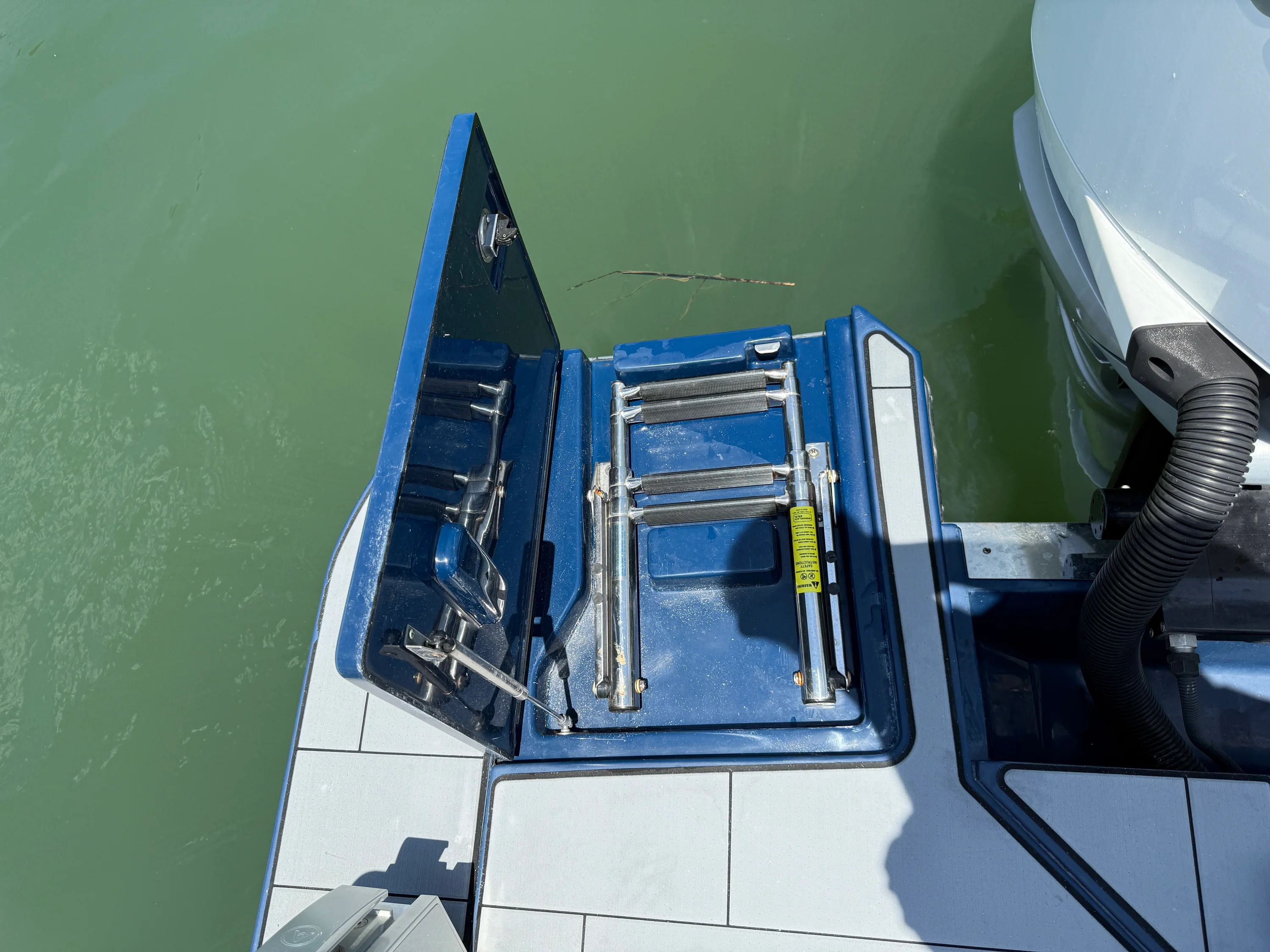 2021 Aviara AV32 Outboard Image Thumbnail #8