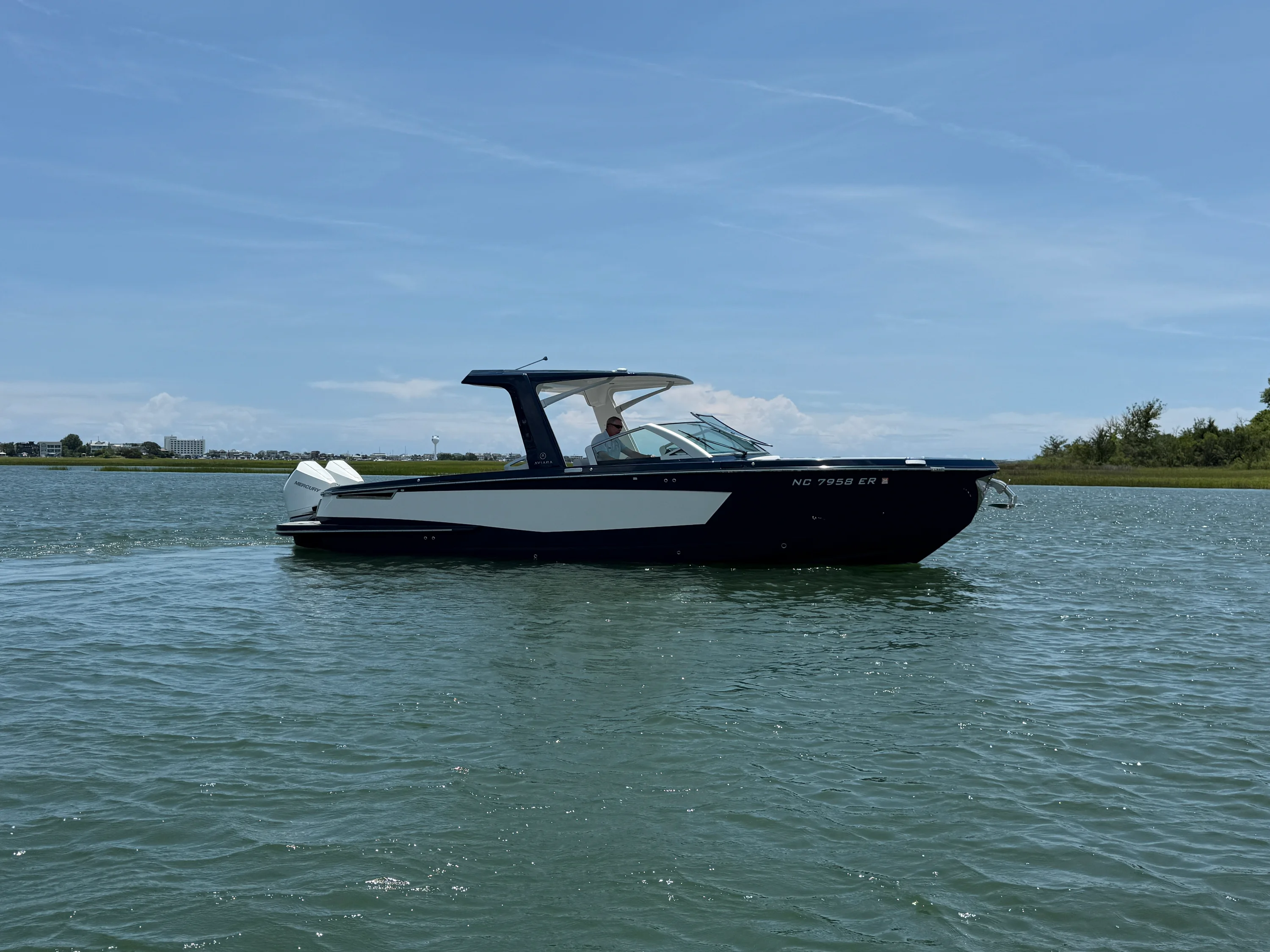 2021 Aviara AV32 Outboard Image Thumbnail #3
