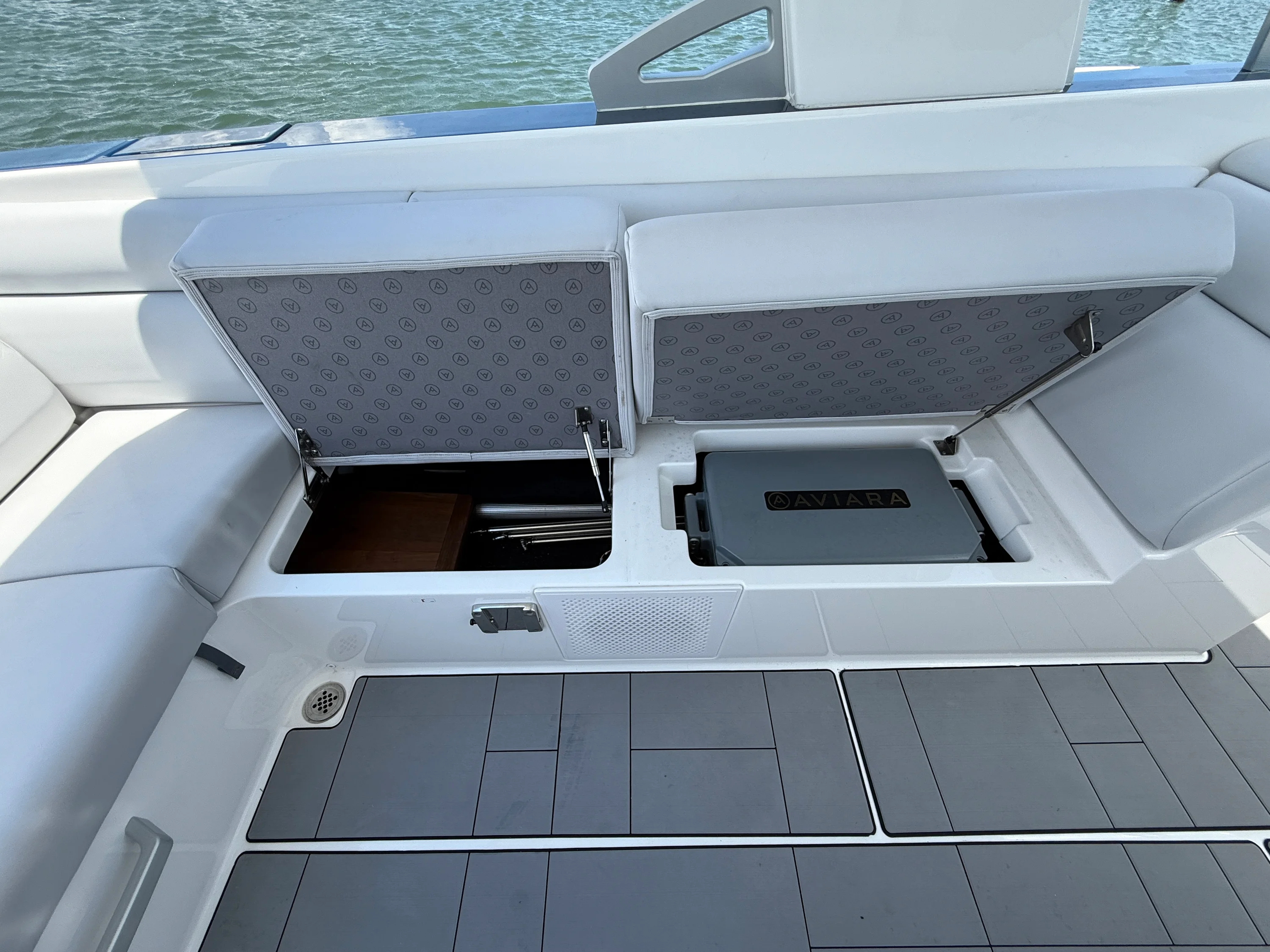 2021 Aviara AV32 Outboard Image Thumbnail #16