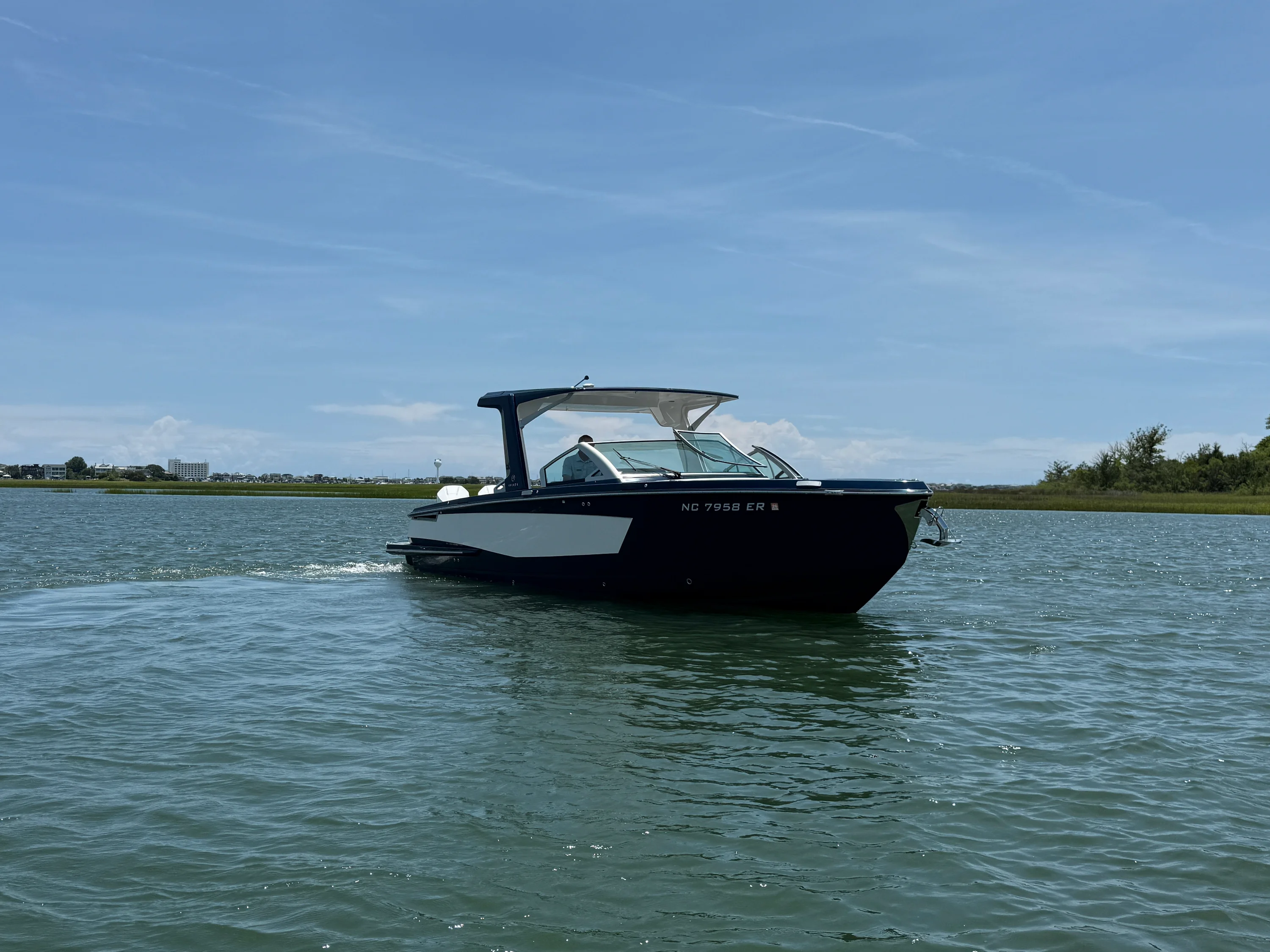 2021 Aviara AV32 Outboard Image Thumbnail #4