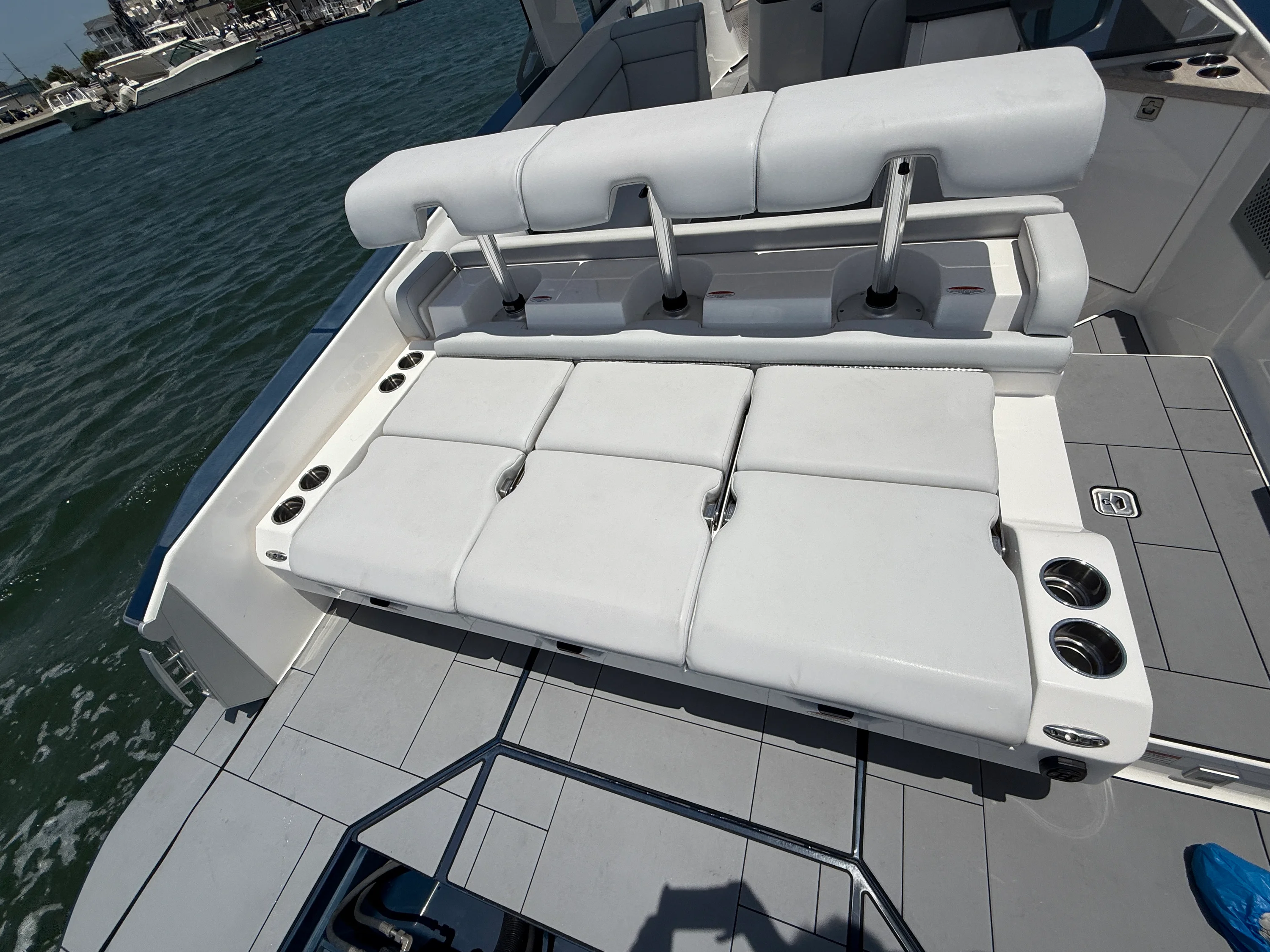 2021 Aviara AV32 Outboard Image Thumbnail #10