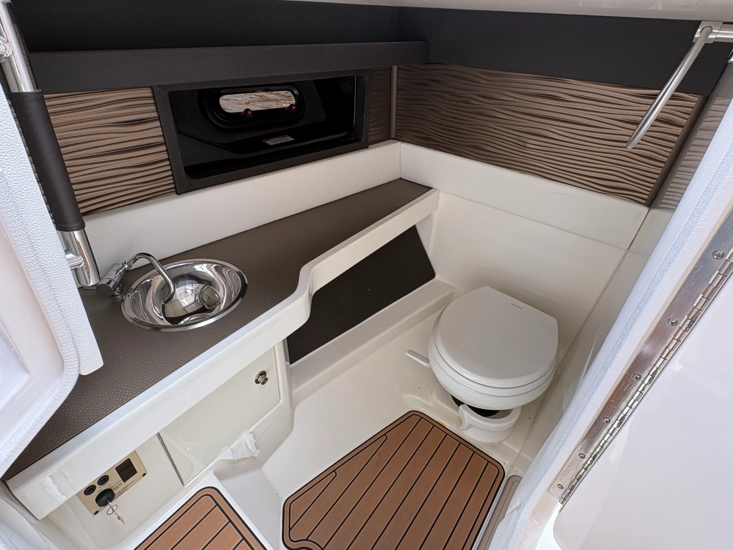 2018 Sea Ray 310 SLX OB Image Thumbnail #23