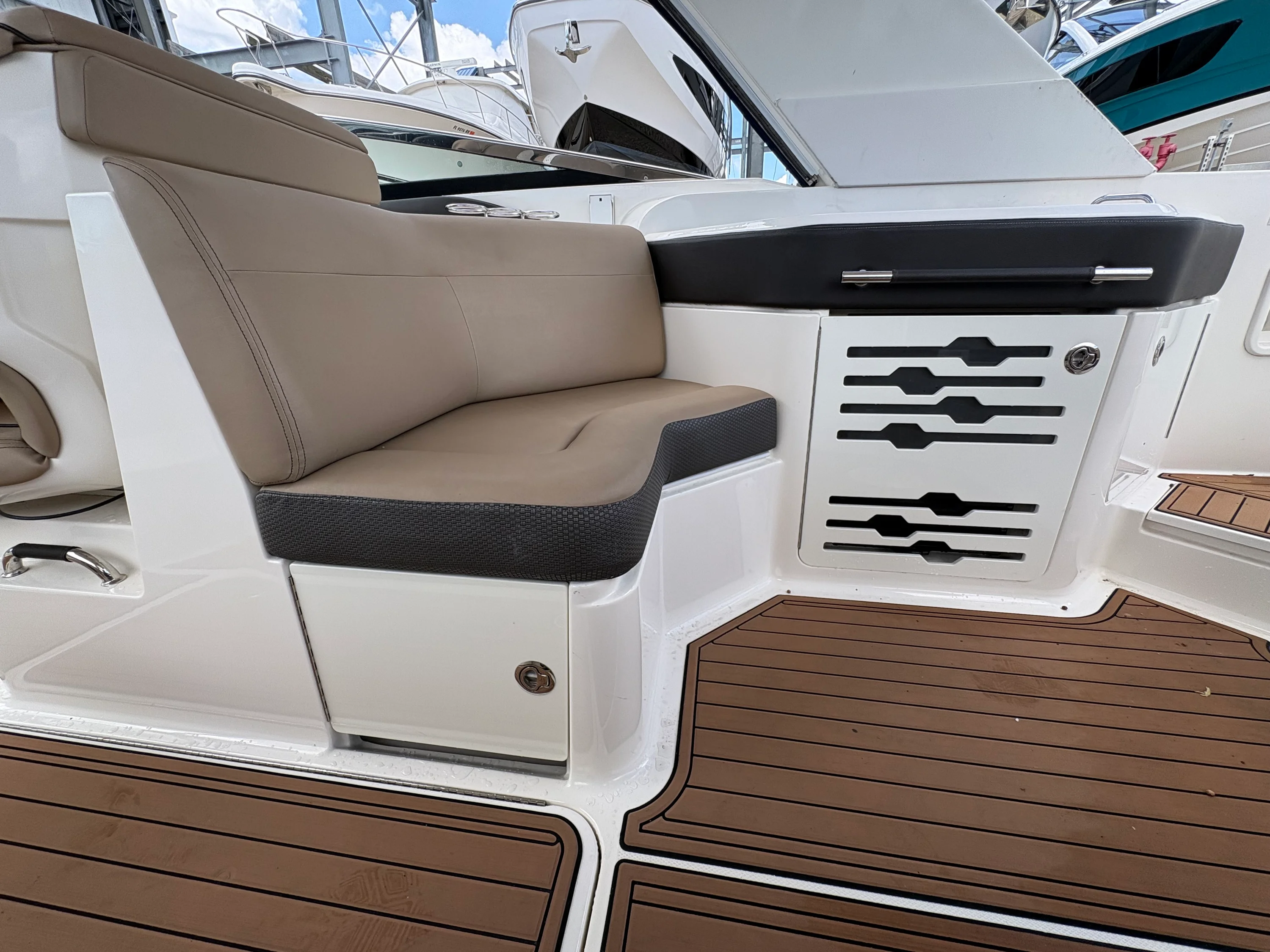 2018 Sea Ray 310 SLX OB Image Thumbnail #11