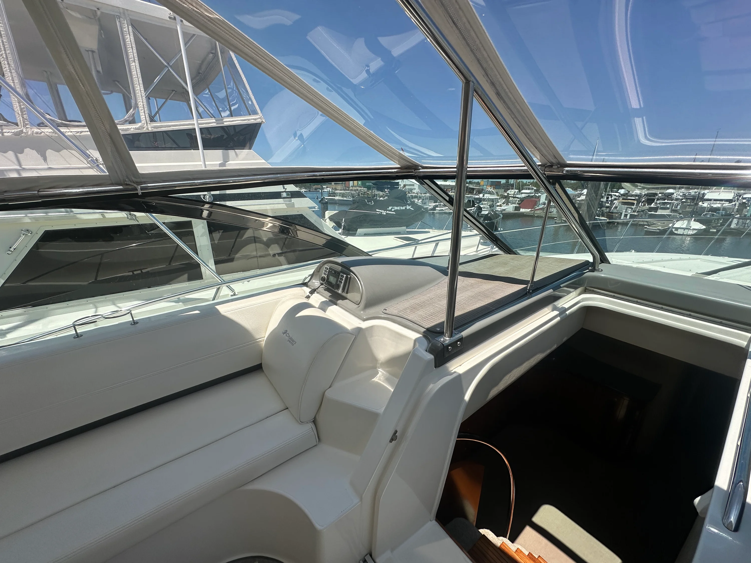 2007 Cruisers Yachts 520 EXPRESS Image Thumbnail #15
