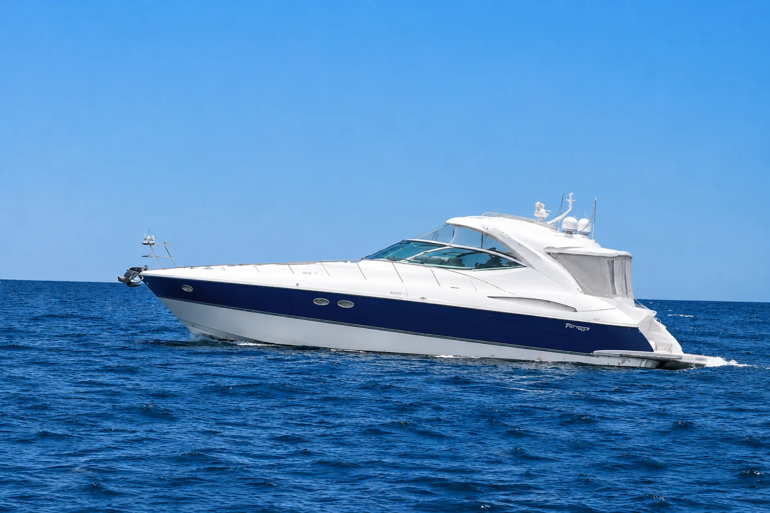2007 Cruisers Yachts 520 EXPRESS Image Thumbnail #0
