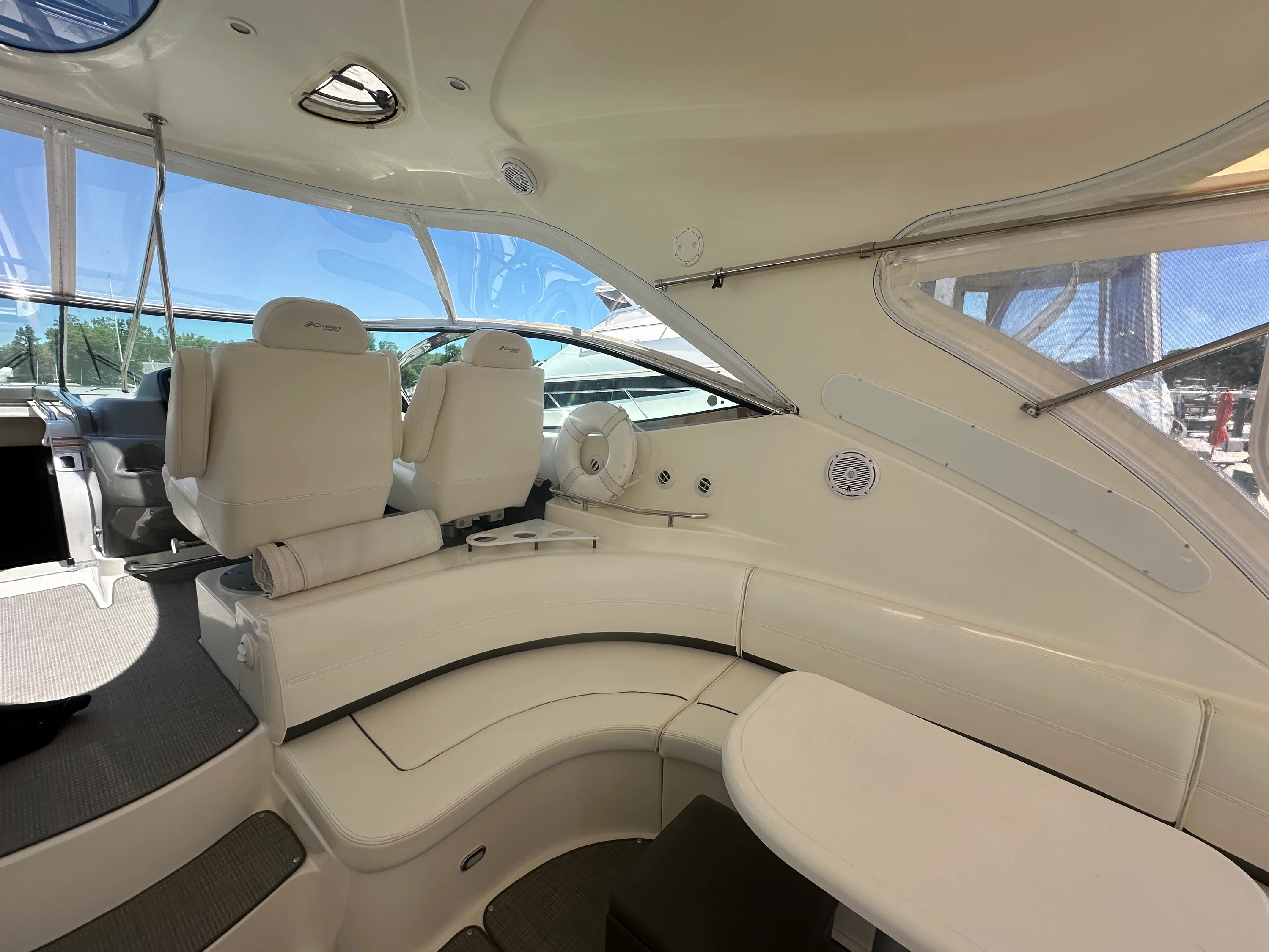2007 Cruisers Yachts 520 EXPRESS Image Thumbnail #11