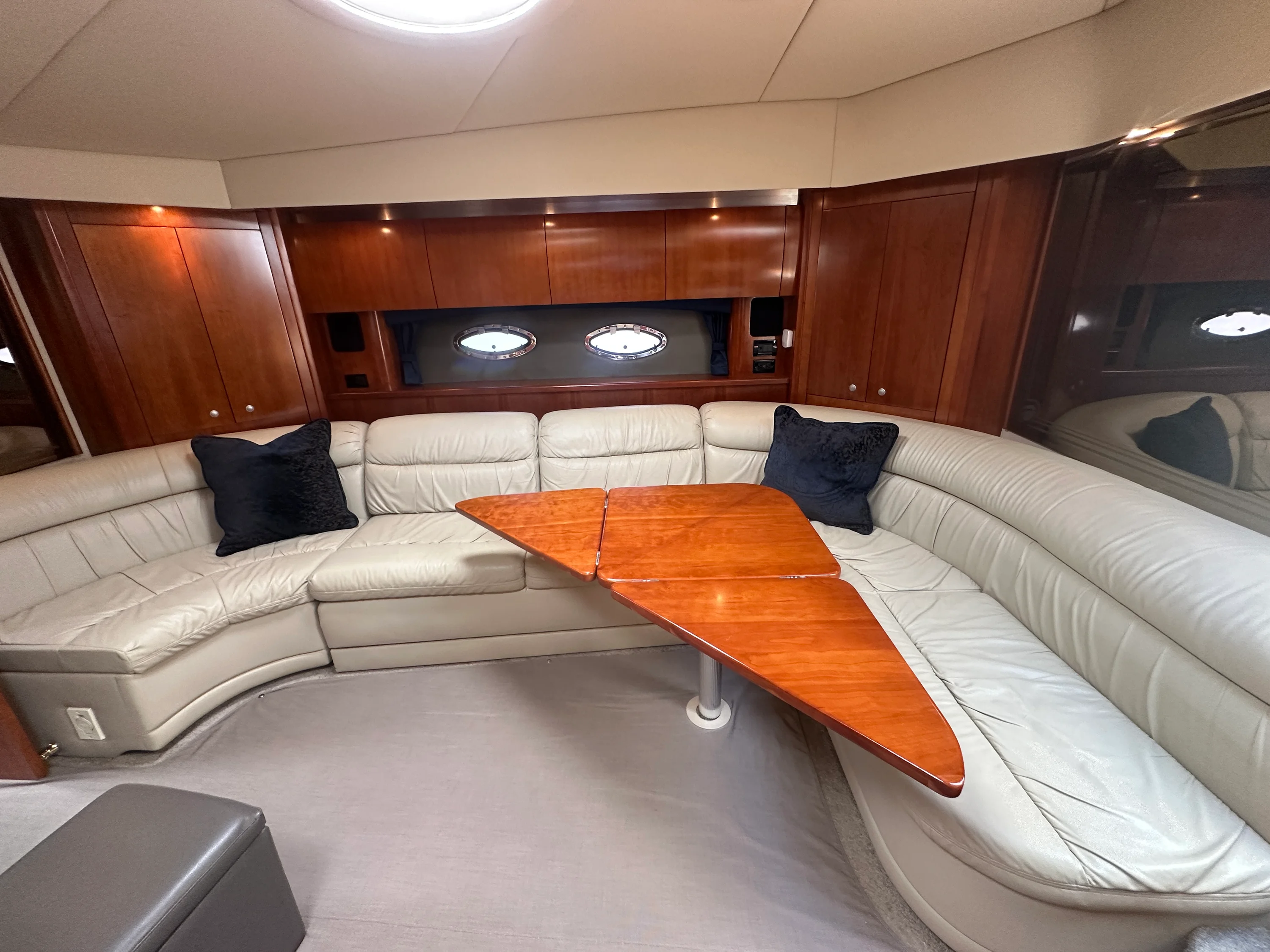 2007 Cruisers Yachts 520 EXPRESS Image Thumbnail #23