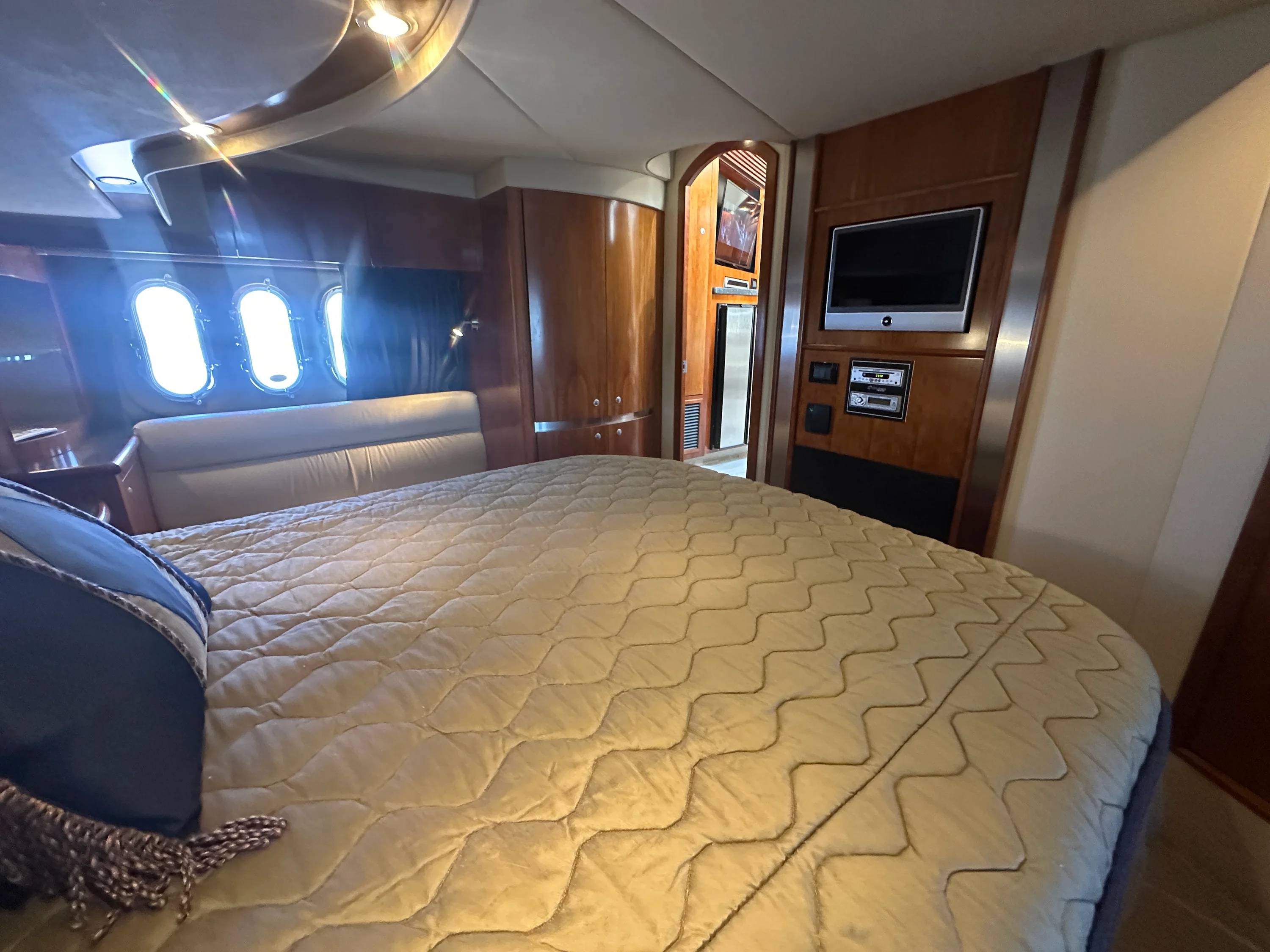 2007 Cruisers Yachts 520 EXPRESS Image Thumbnail #29