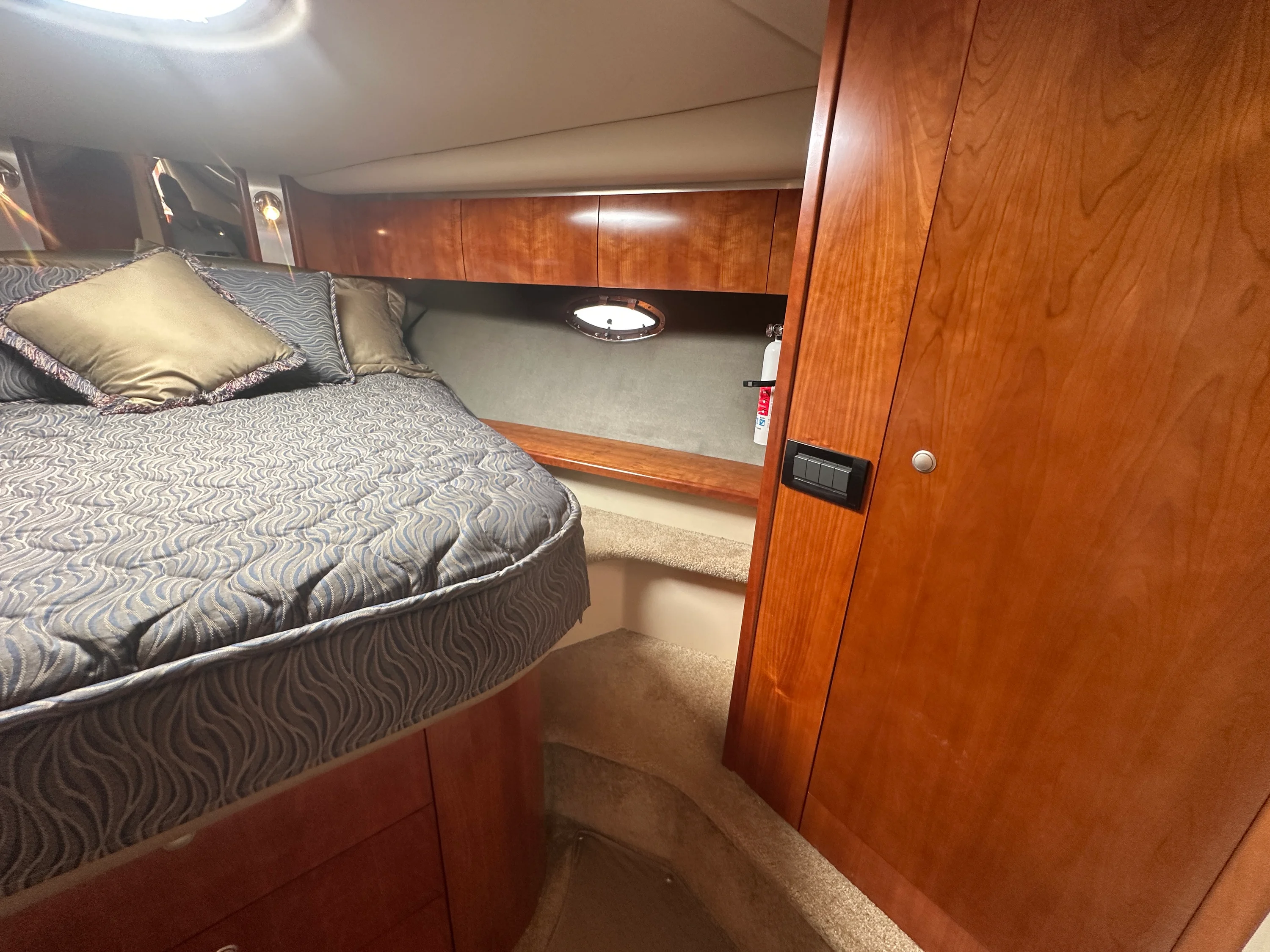2007 Cruisers Yachts 520 EXPRESS Image Thumbnail #33