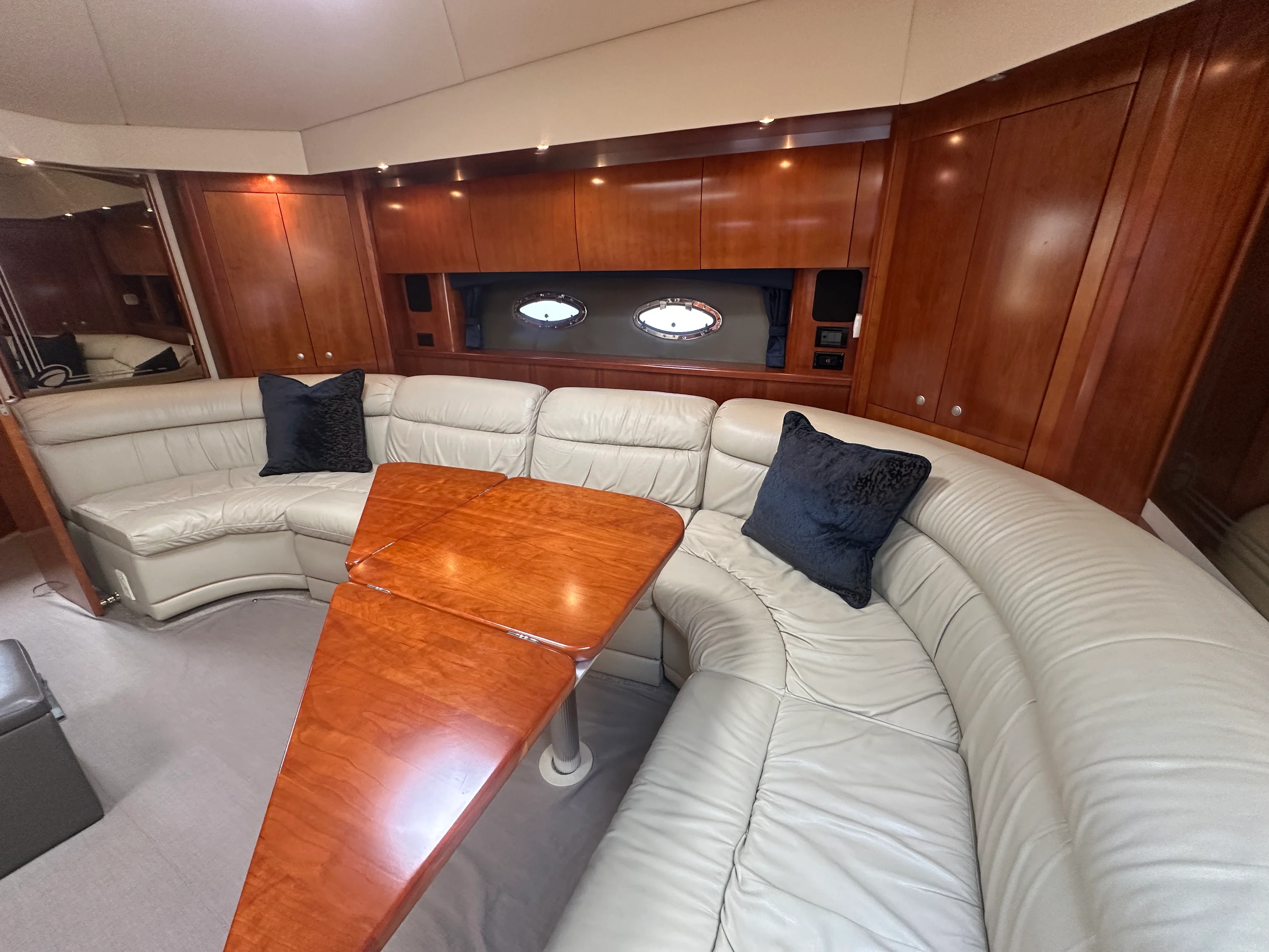 2007 Cruisers Yachts 520 EXPRESS Image Thumbnail #24