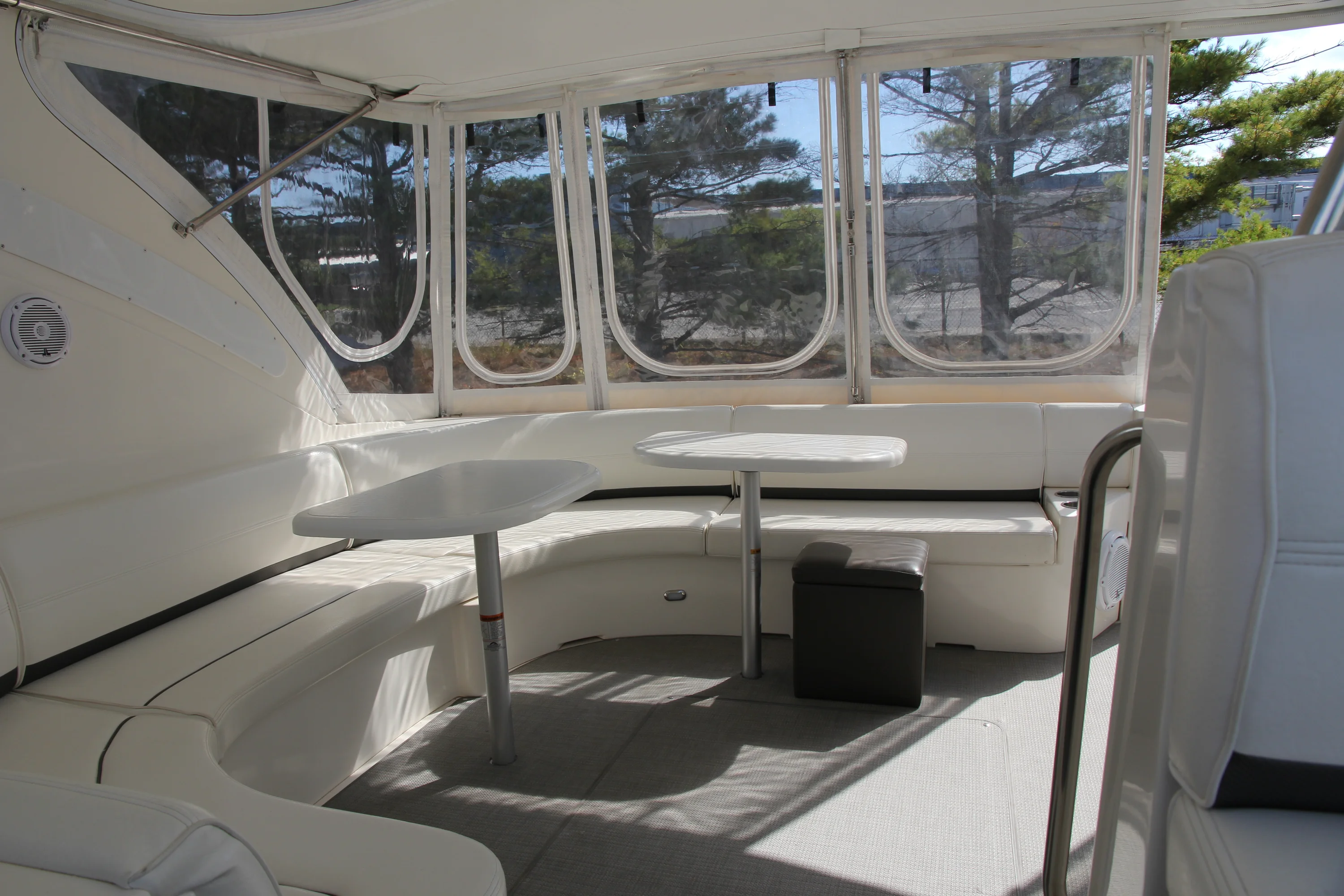 2007 Cruisers Yachts 520 EXPRESS Image Thumbnail #6