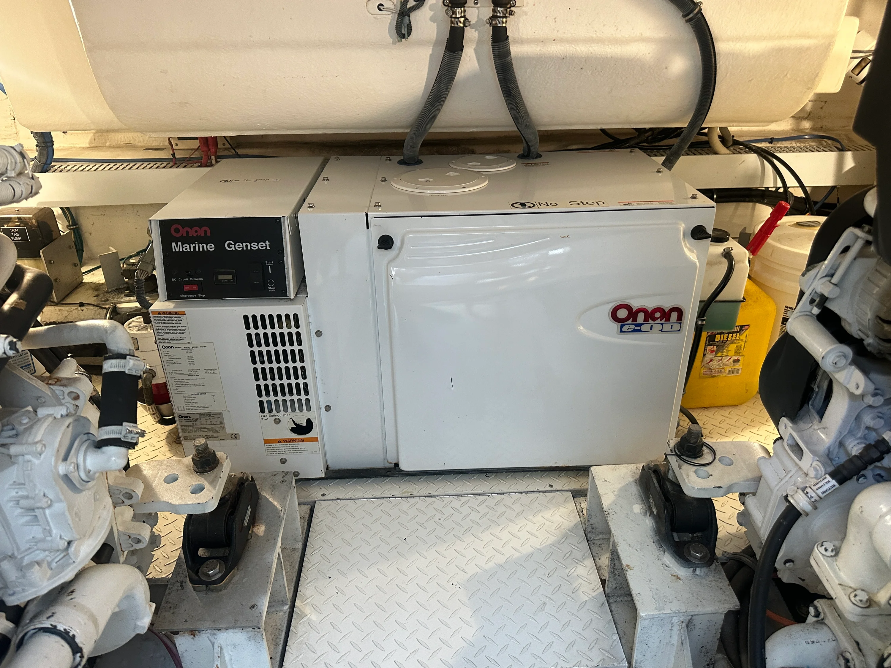 2007 Cruisers Yachts 520 EXPRESS Image Thumbnail #43