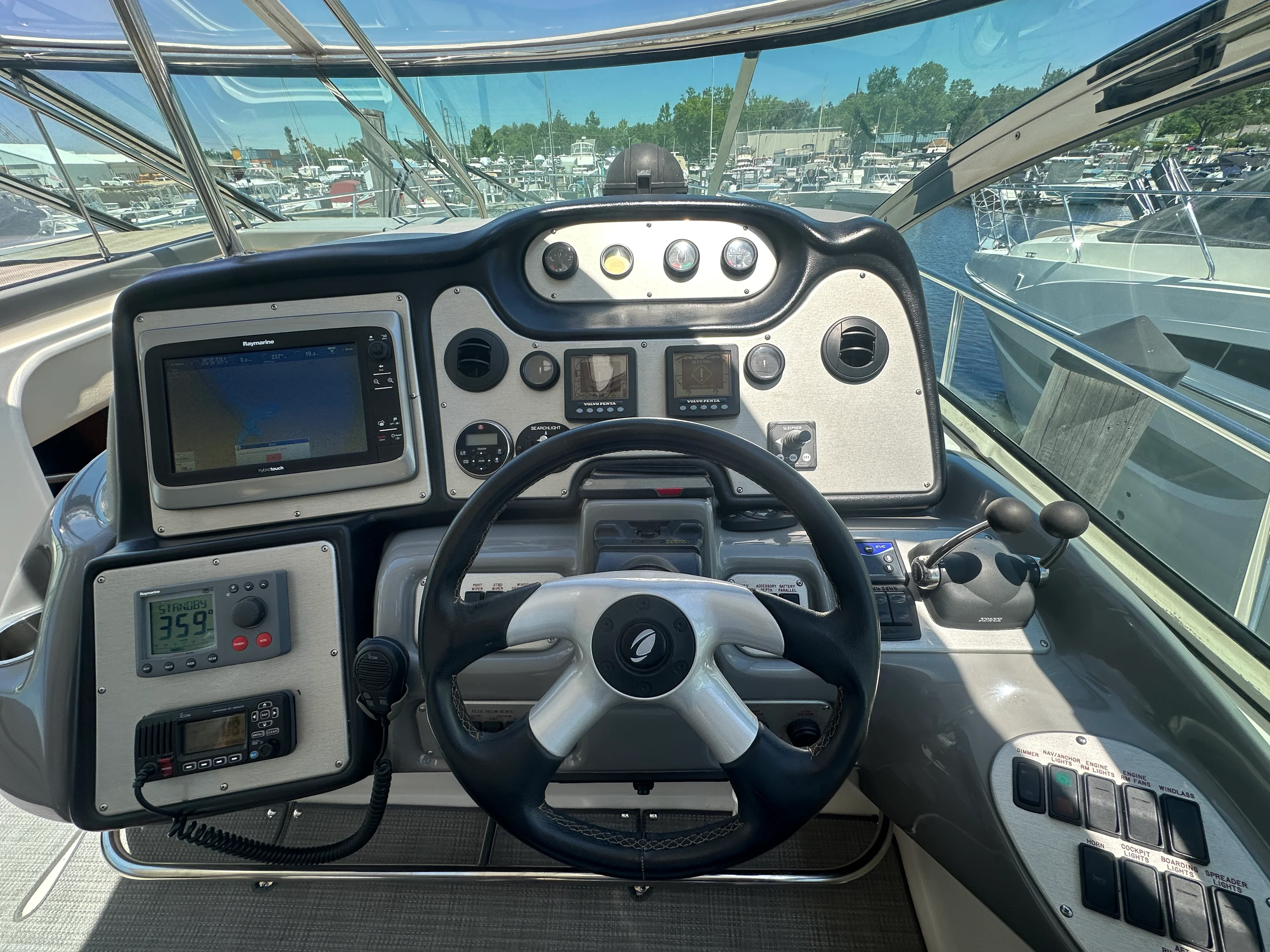 2007 Cruisers Yachts 520 EXPRESS Image Thumbnail #18