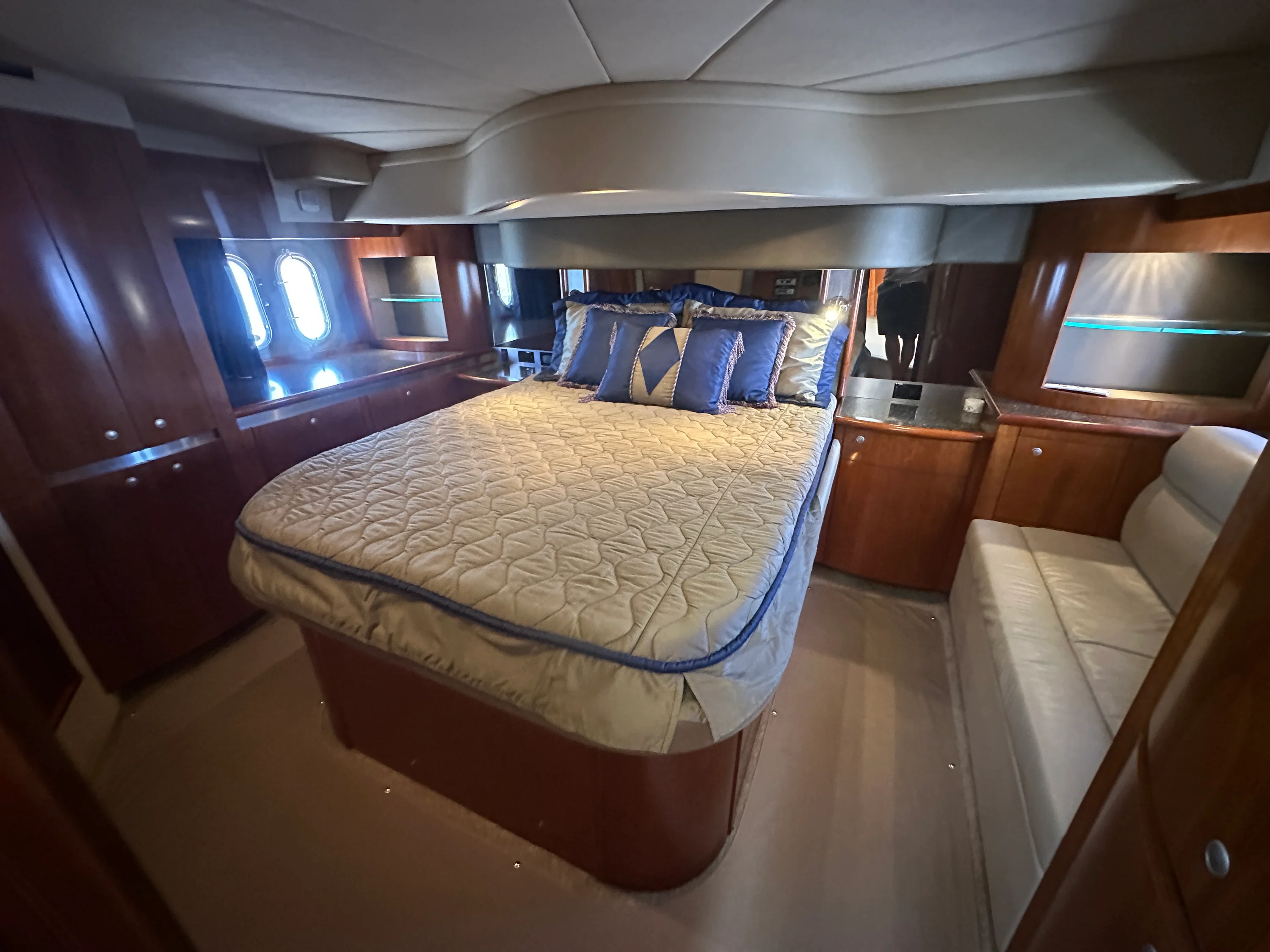 2007 Cruisers Yachts 520 EXPRESS Image Thumbnail #26