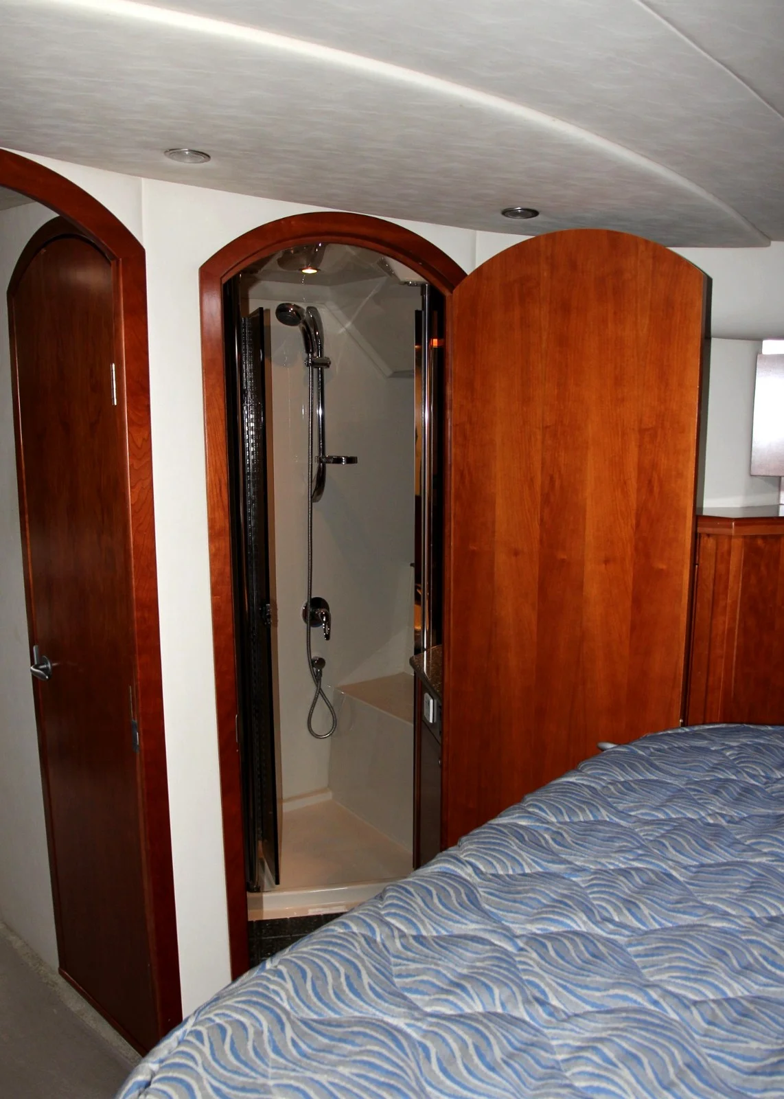 2007 Cruisers Yachts 520 EXPRESS Image Thumbnail #17