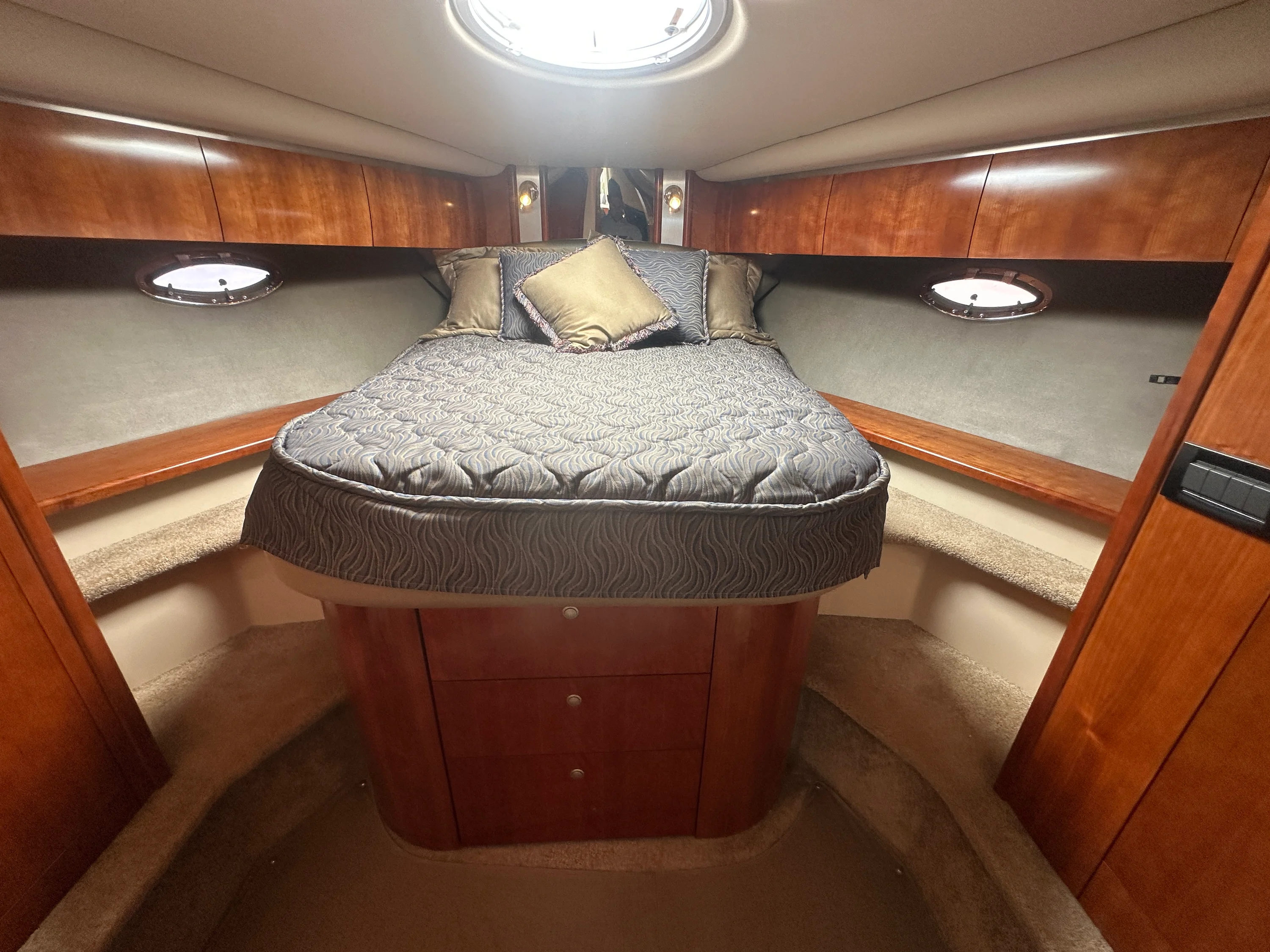 2007 Cruisers Yachts 520 EXPRESS Image Thumbnail #31