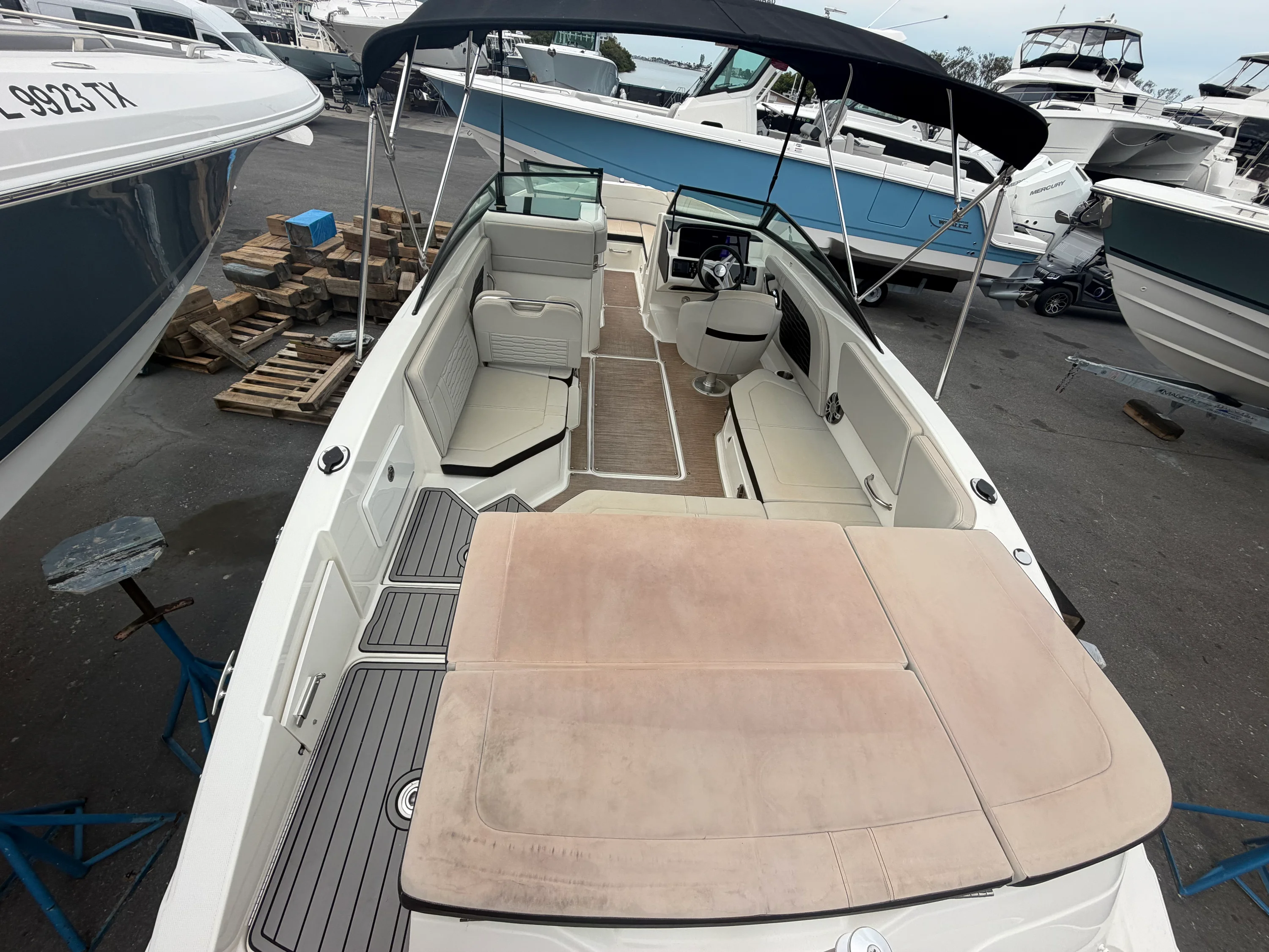 2023 Sea Ray 230 SPX OB Image Thumbnail #14